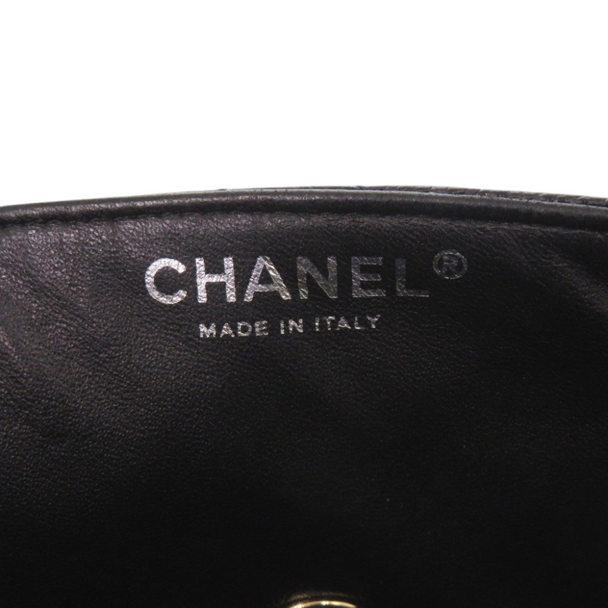 Chanel Black Grained Calfskin Shoulder Bag (Pre-Owned)