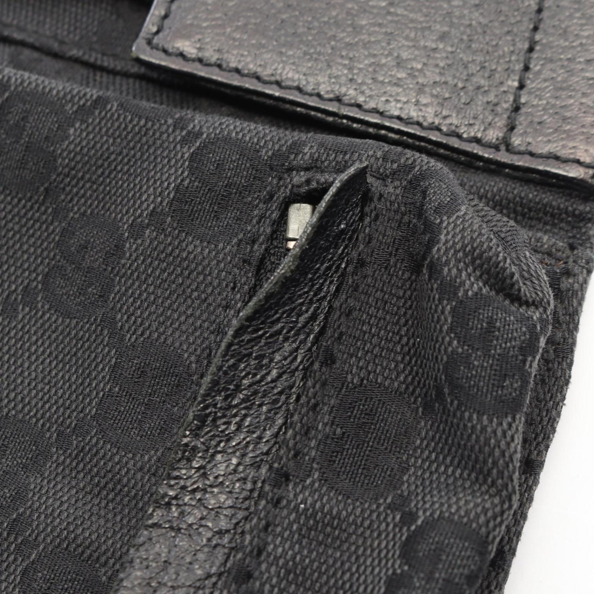 Gucci Black Gg Canvas Leather Fanny Pack Handbag (Pre-Owned)