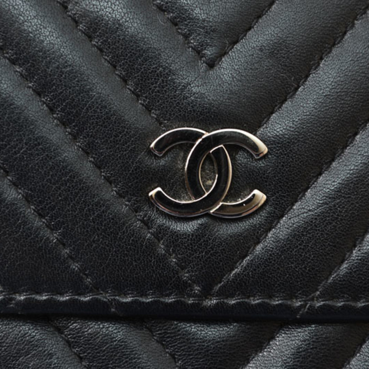 Chanel Black Leather Wallet (Bi-Fold) (Pre-Owned)
