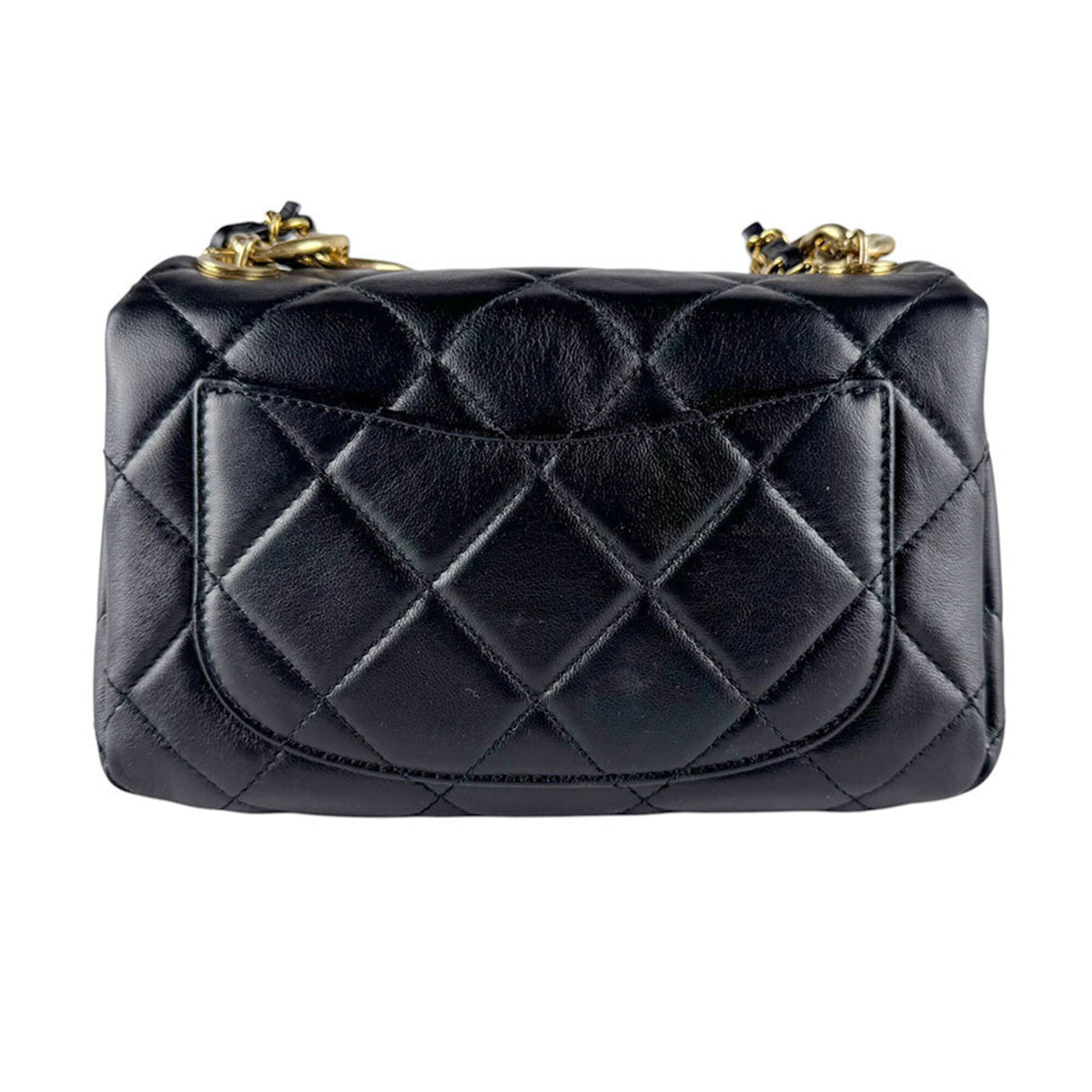 Chanel Black Leather Shoulder Bag (Pre-Owned)