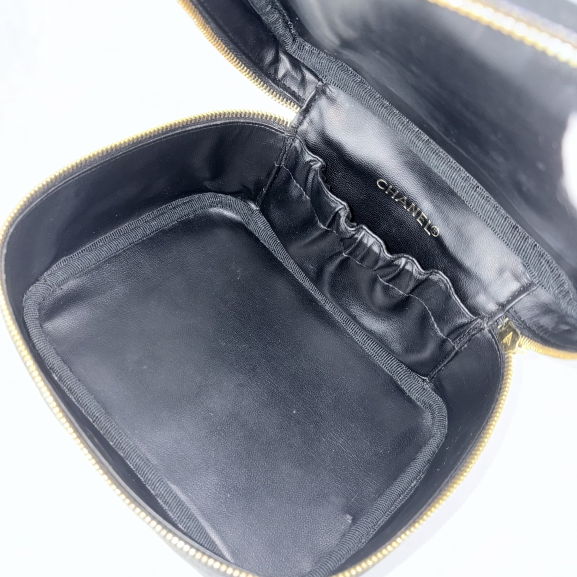 Chanel Black Grained Calfskin Pouch Vanity Bag (Pre-Owned)