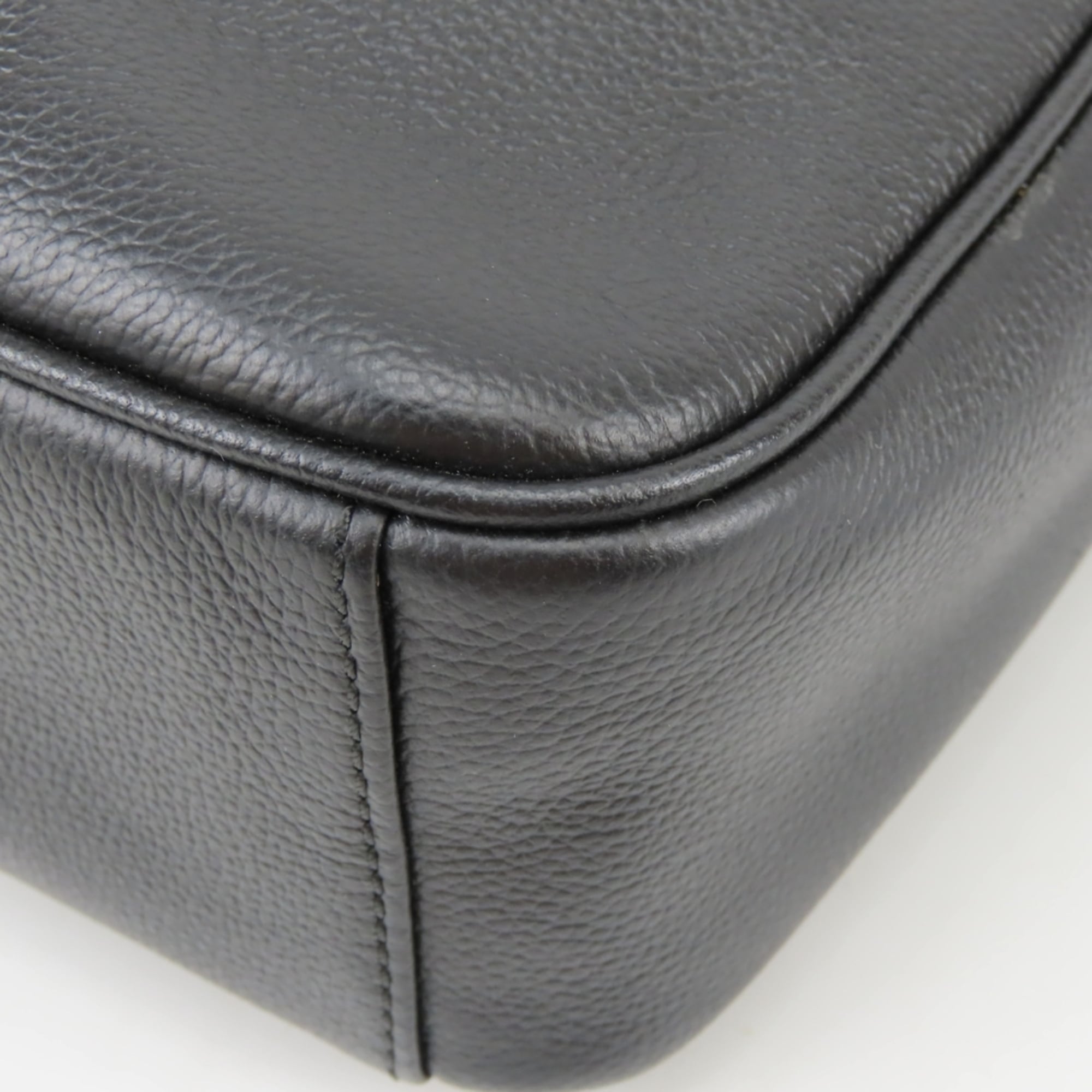 Coach Black Leather Shoulder Bag (Pre-Owned)