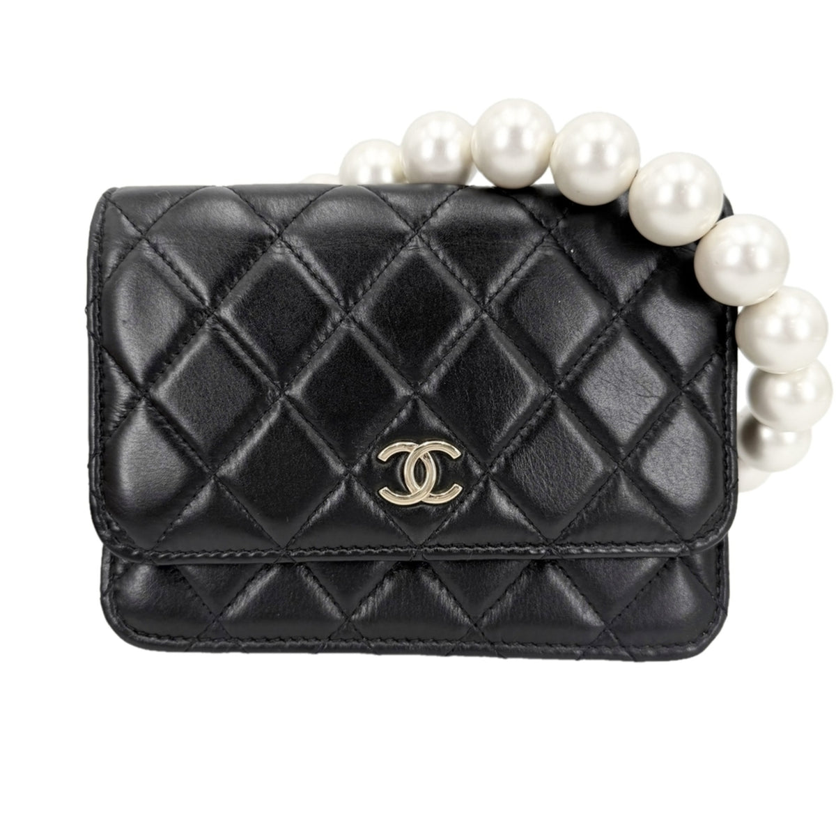 Chanel Matelasse Black Leather Shoulder Bag (Pre-Owned)