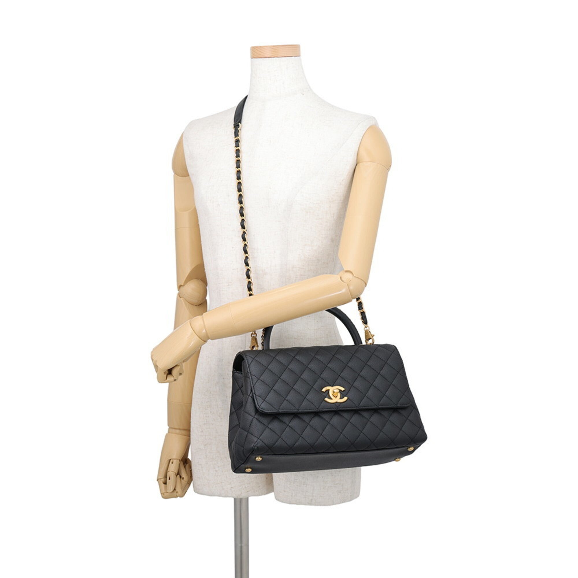 Chanel Matelasse Black Grained Calfskin Handbag (Pre-Owned)