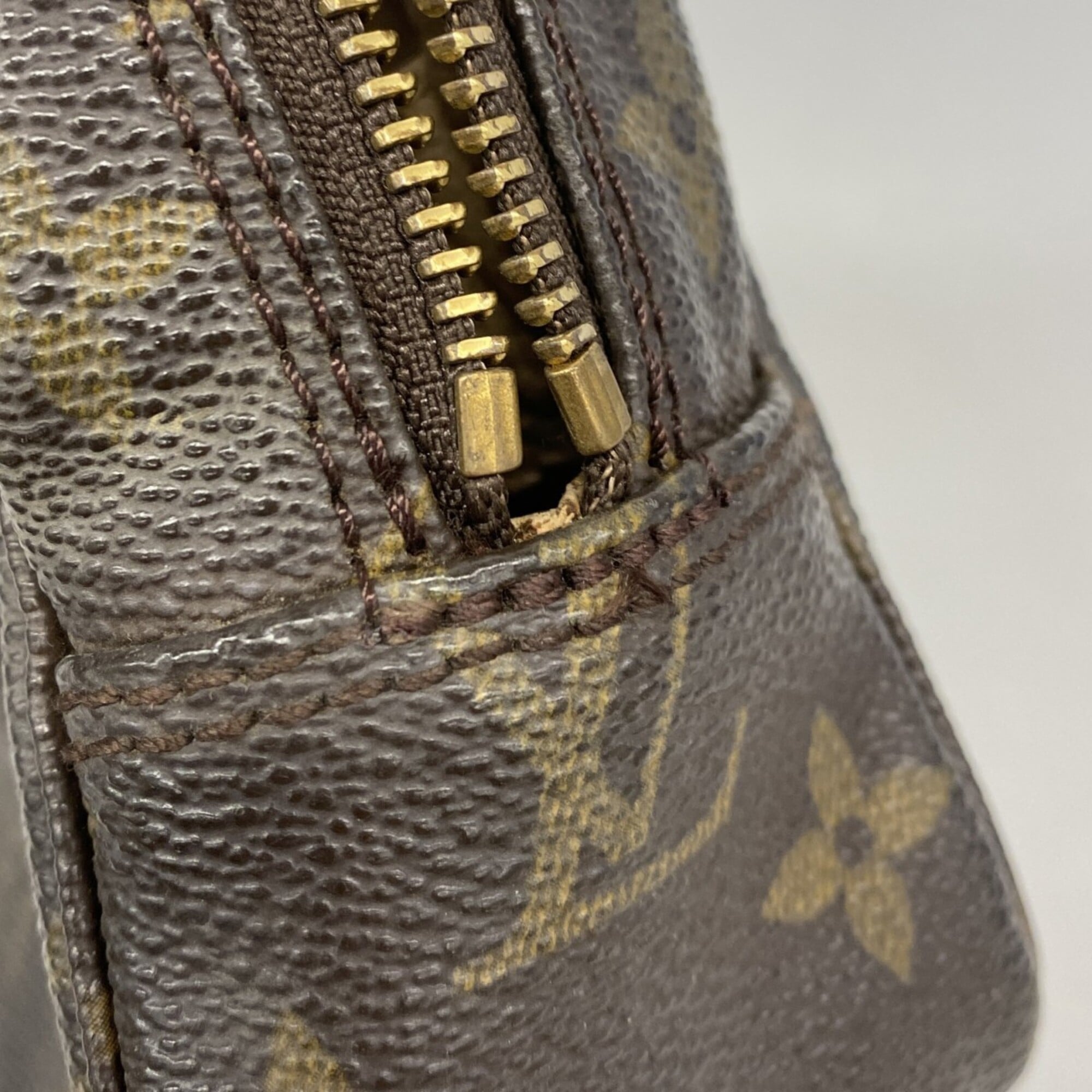 Louis Vuitton Brown Pouch (Pre-Owned)