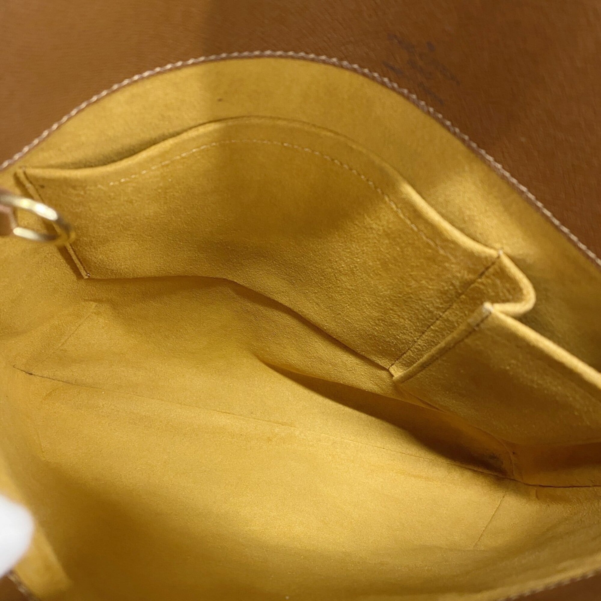 Louis Vuitton Brown Shoulder Bag (Pre-Owned)