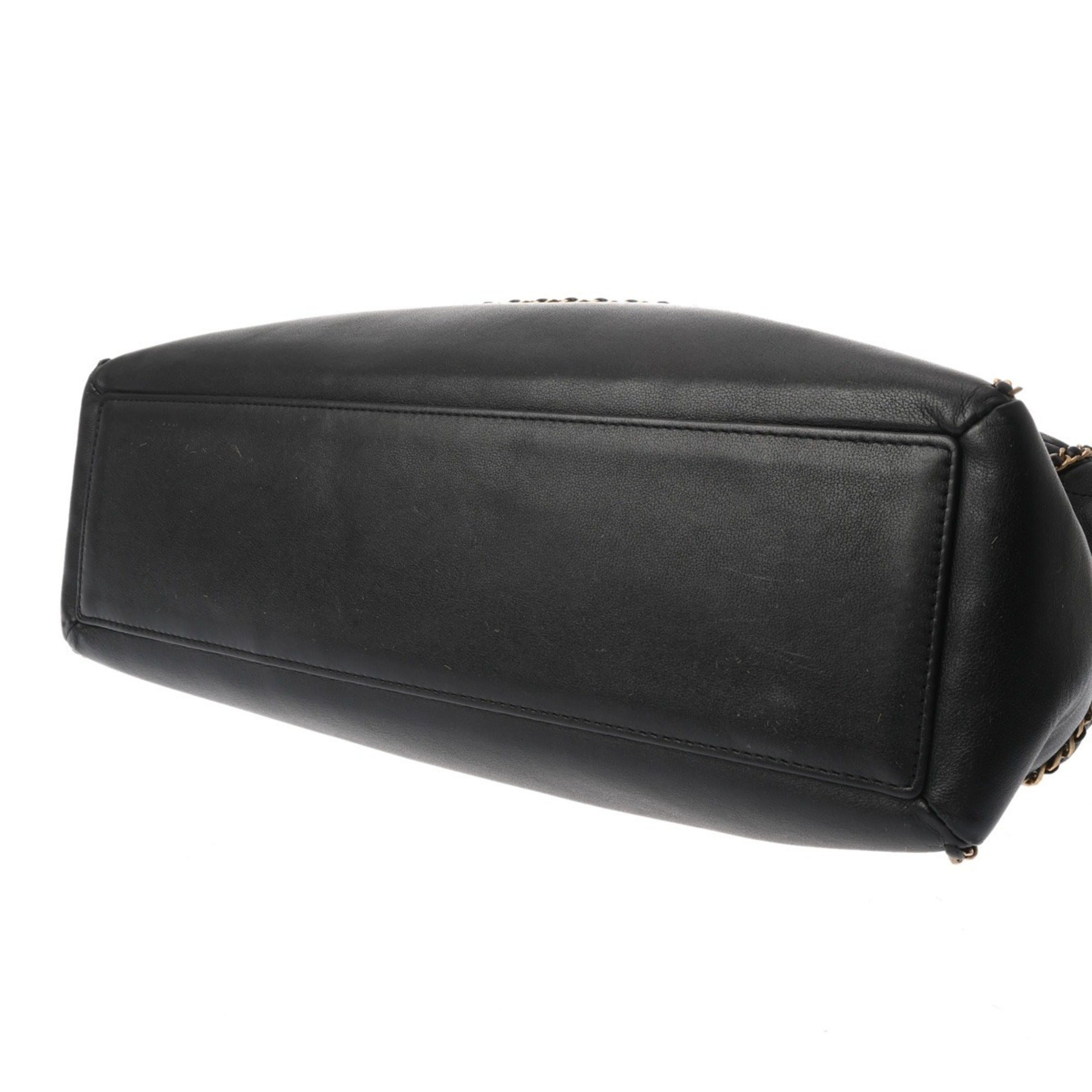 Chanel Matelasse Black Leather Handbag (Pre-Owned)