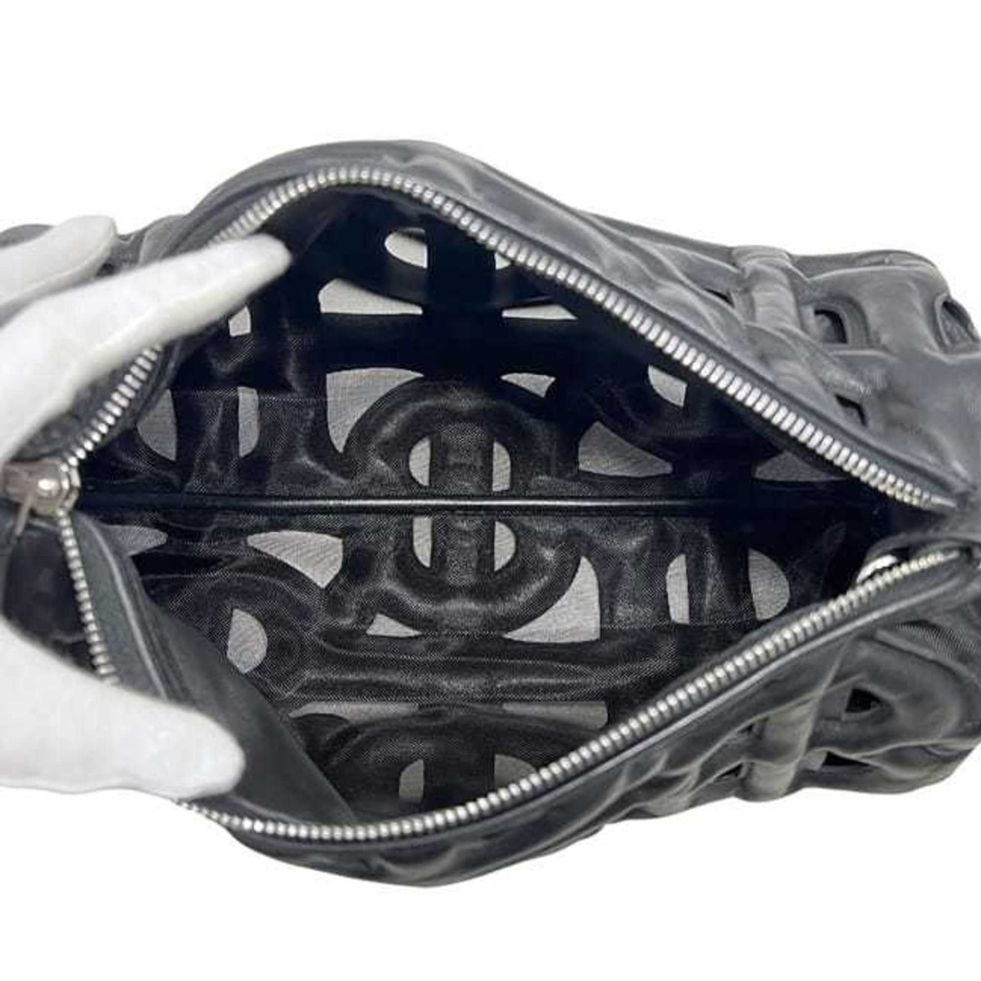 Burberry Black Leather Shoulder Bag (Pre-Owned)