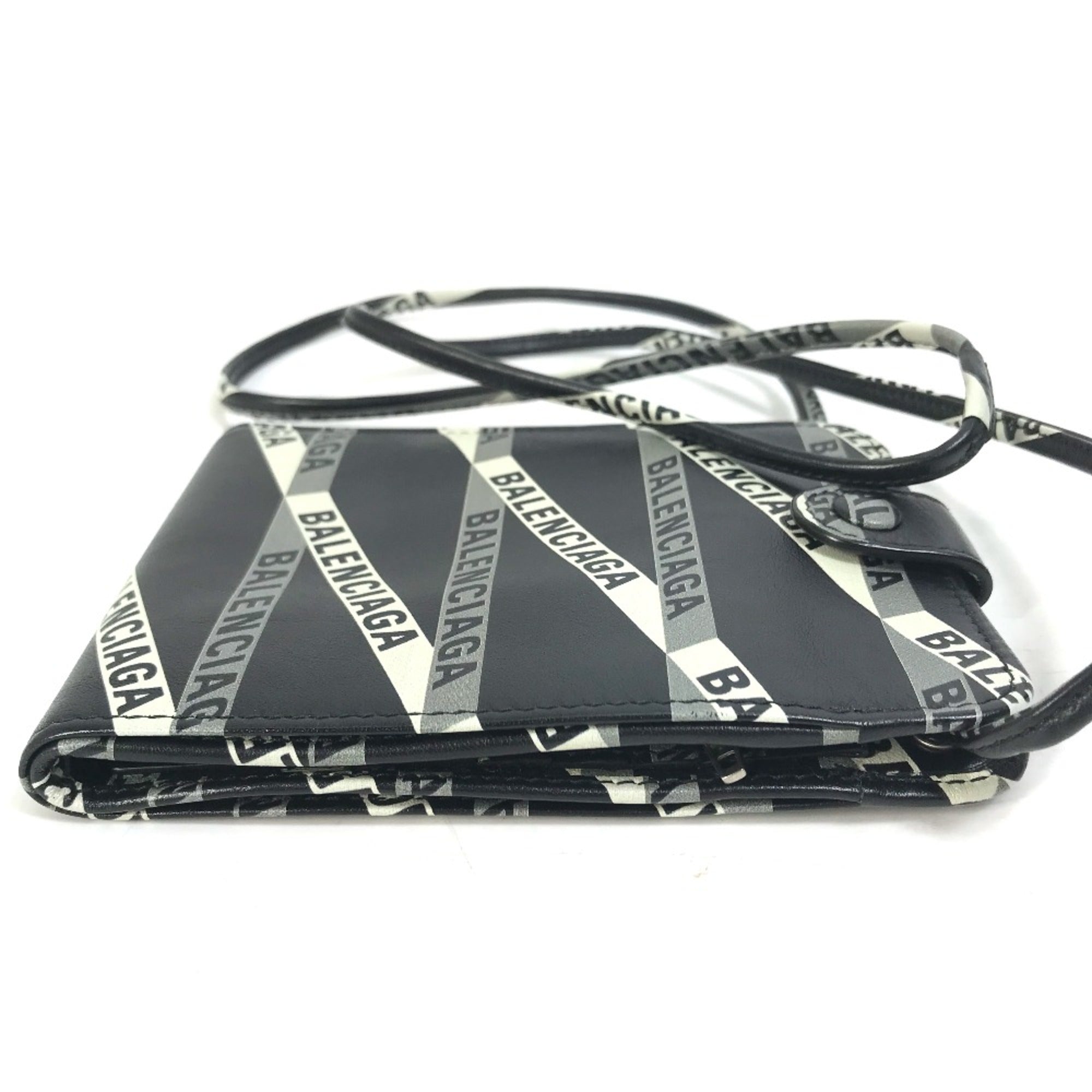 Balenciaga Black Leather Shoulder Bag (Pre-Owned)