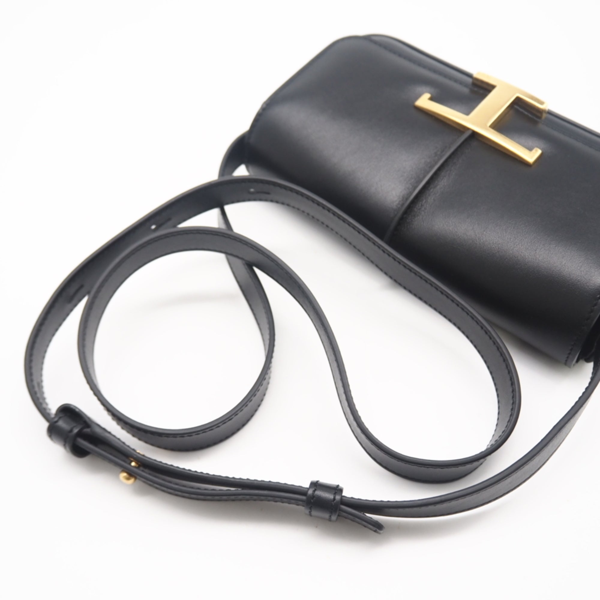 Tod's Black Leather Shoulder Bag Sling Bag (Pre-Owned)