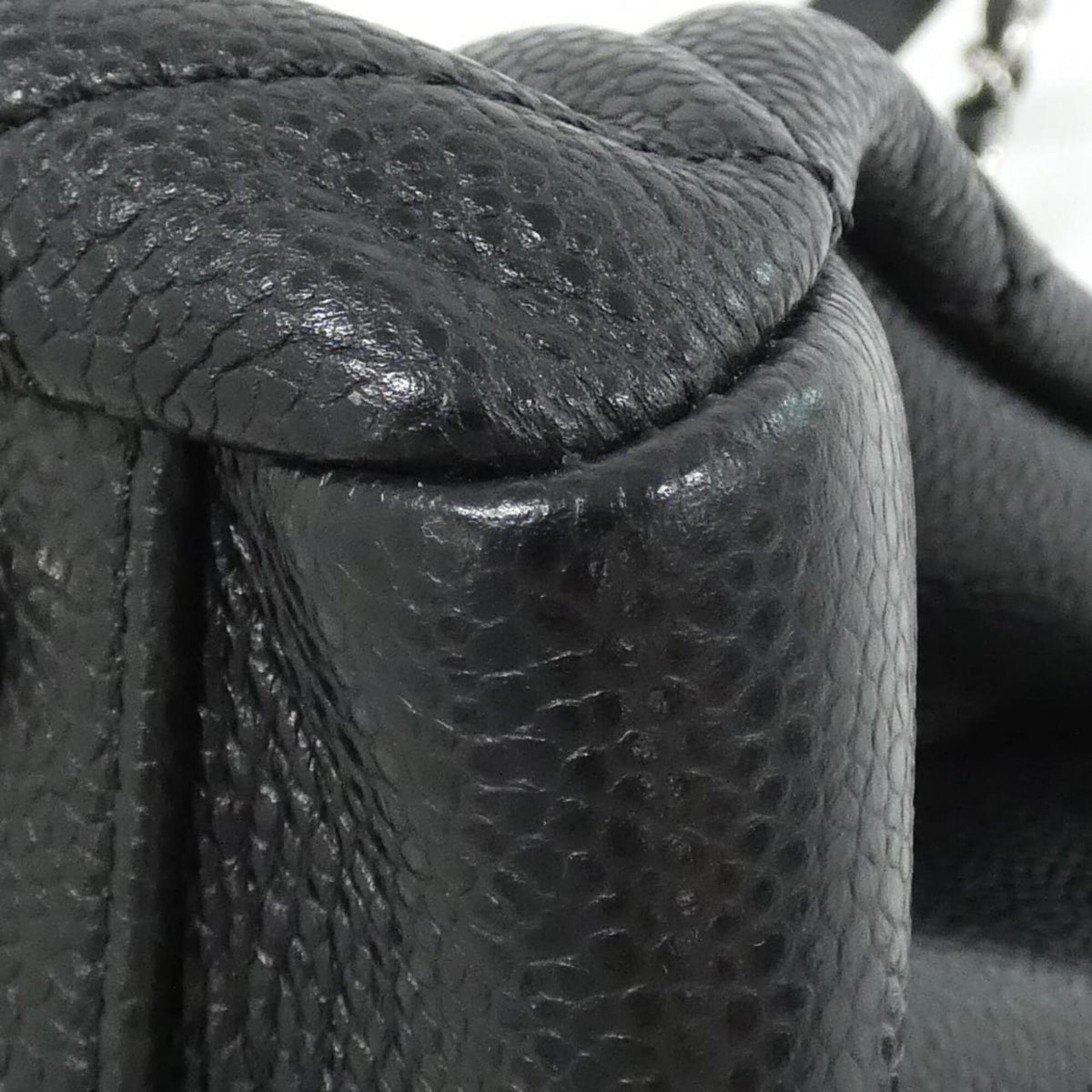 Chanel Black Grained Calfskin Shoulder Bag (Pre-Owned)