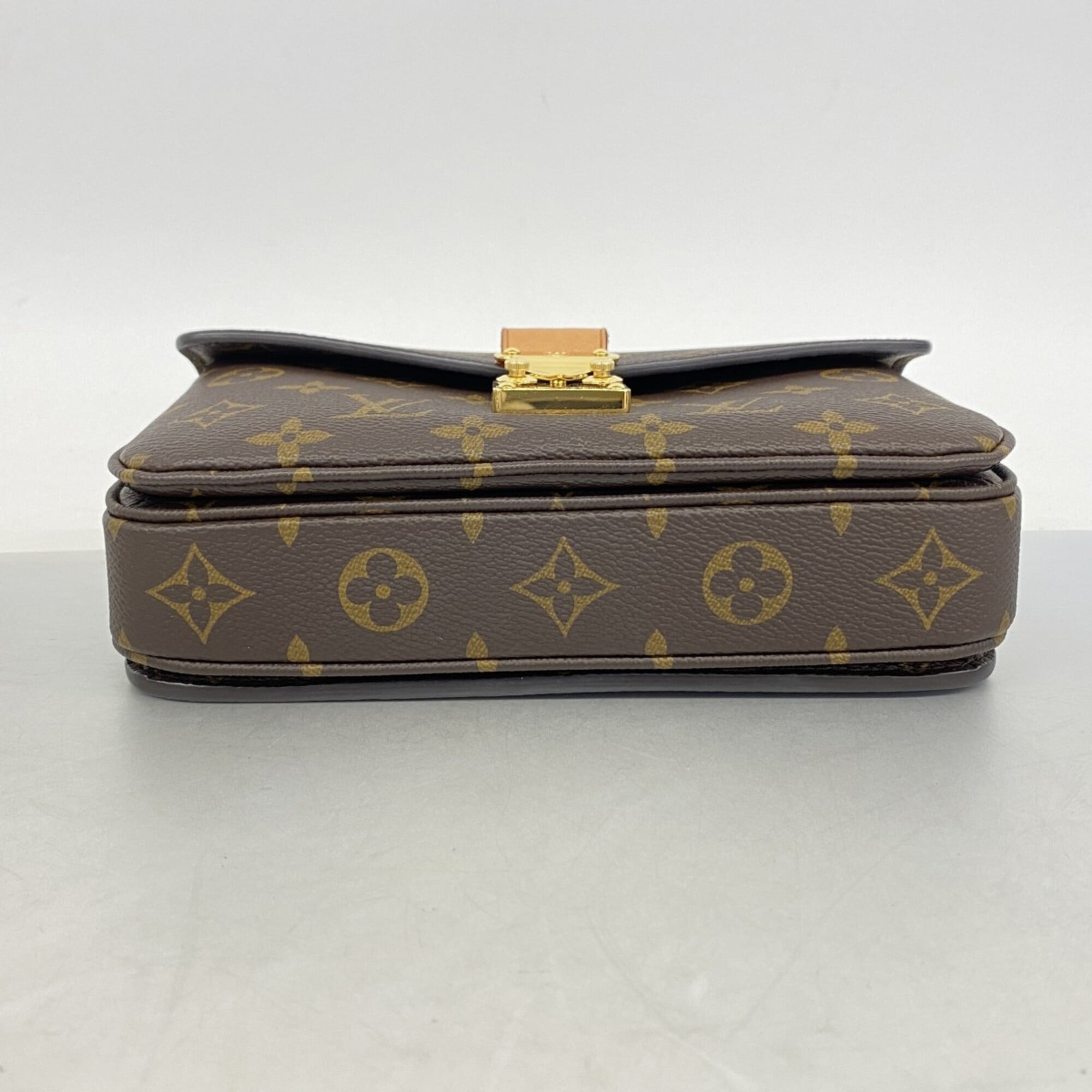 Louis Vuitton Brown Handbag (Pre-Owned)