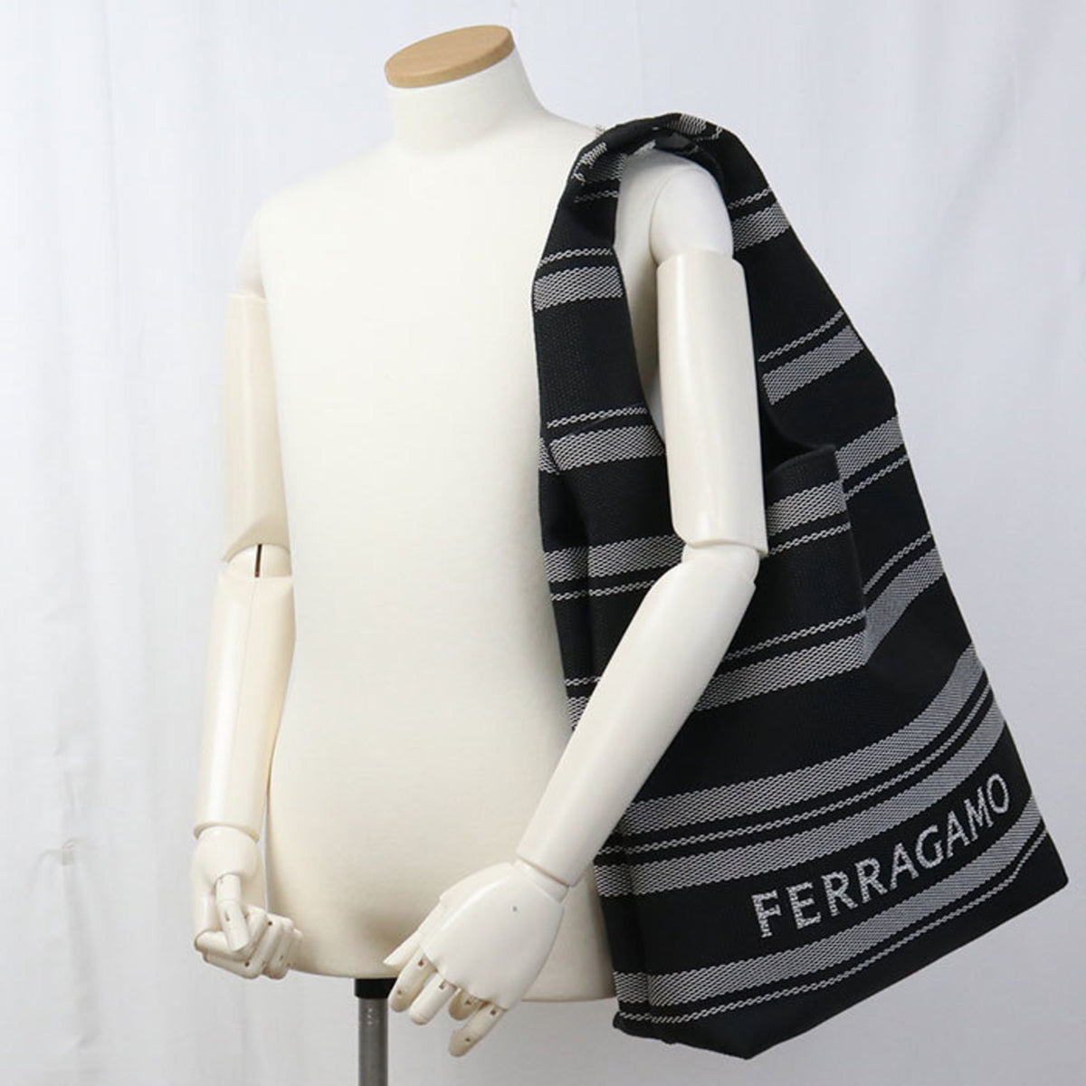 Salvatore Ferragamo Black Jacquard Tote Bag (Pre-Owned)