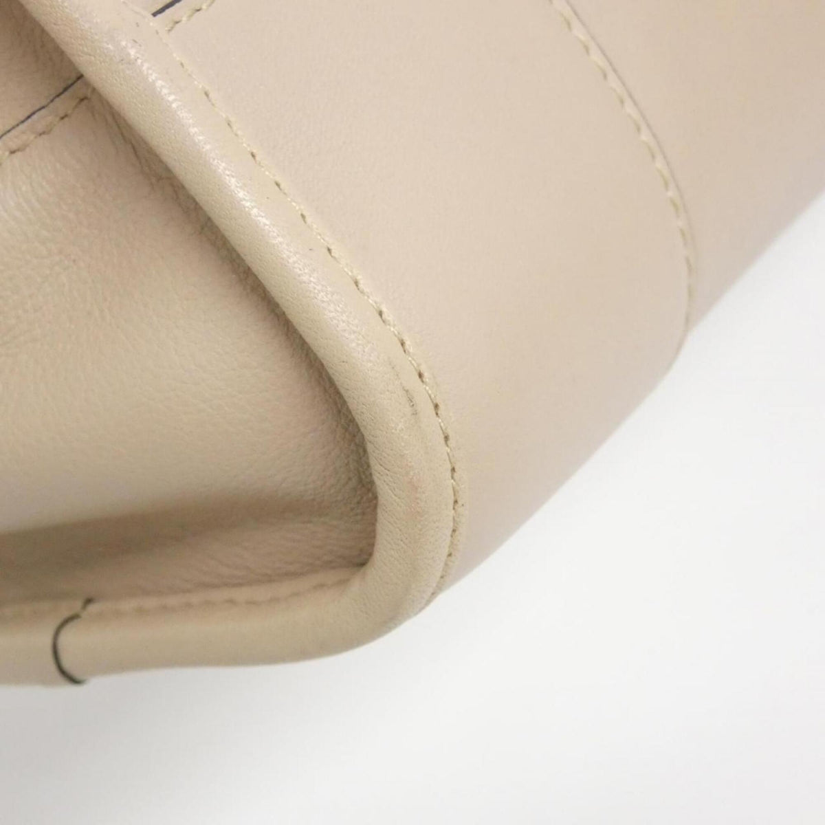 Loewe Beige Leather Handbag (Pre-Owned)