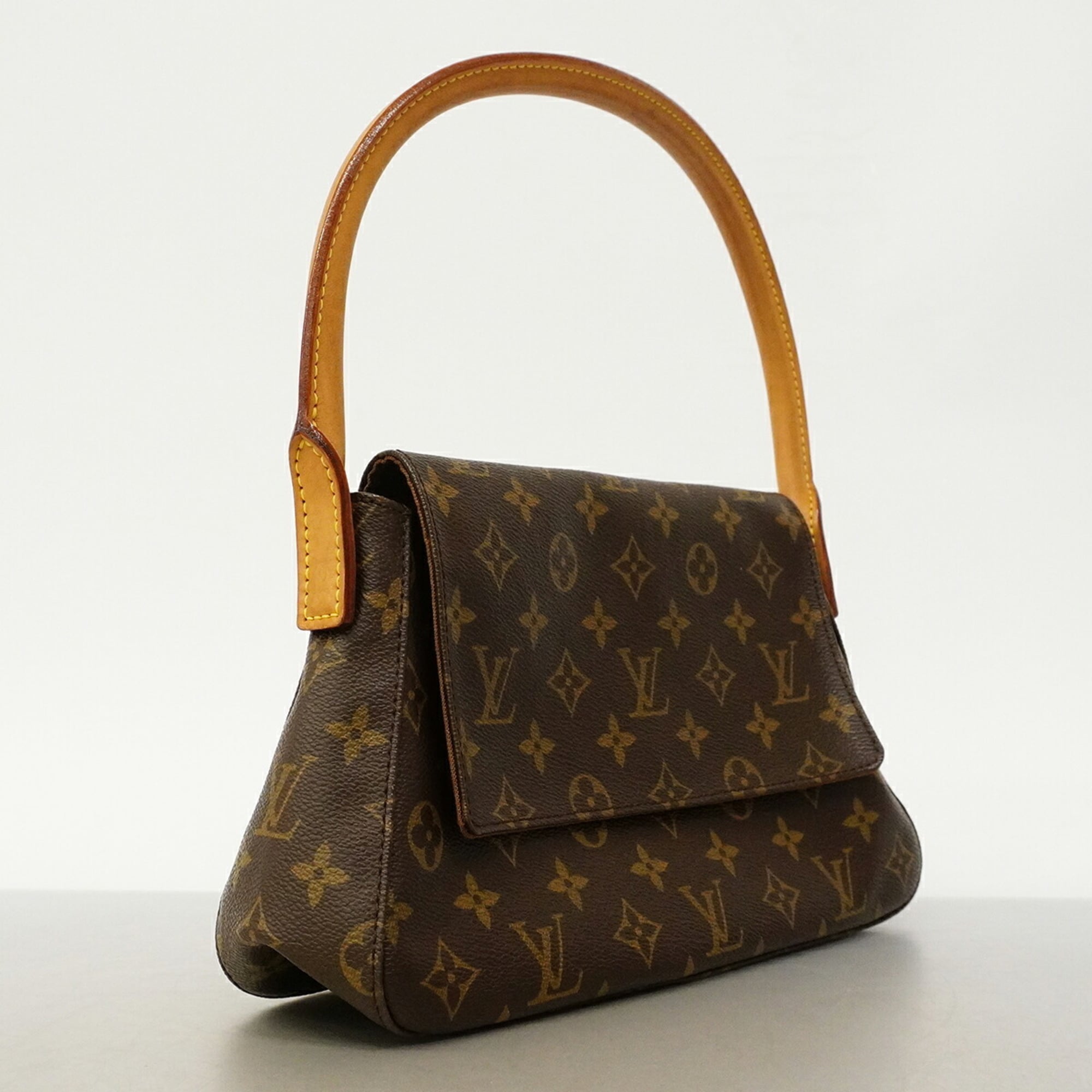 Louis Vuitton Brown Shoulder Bag (Pre-Owned)