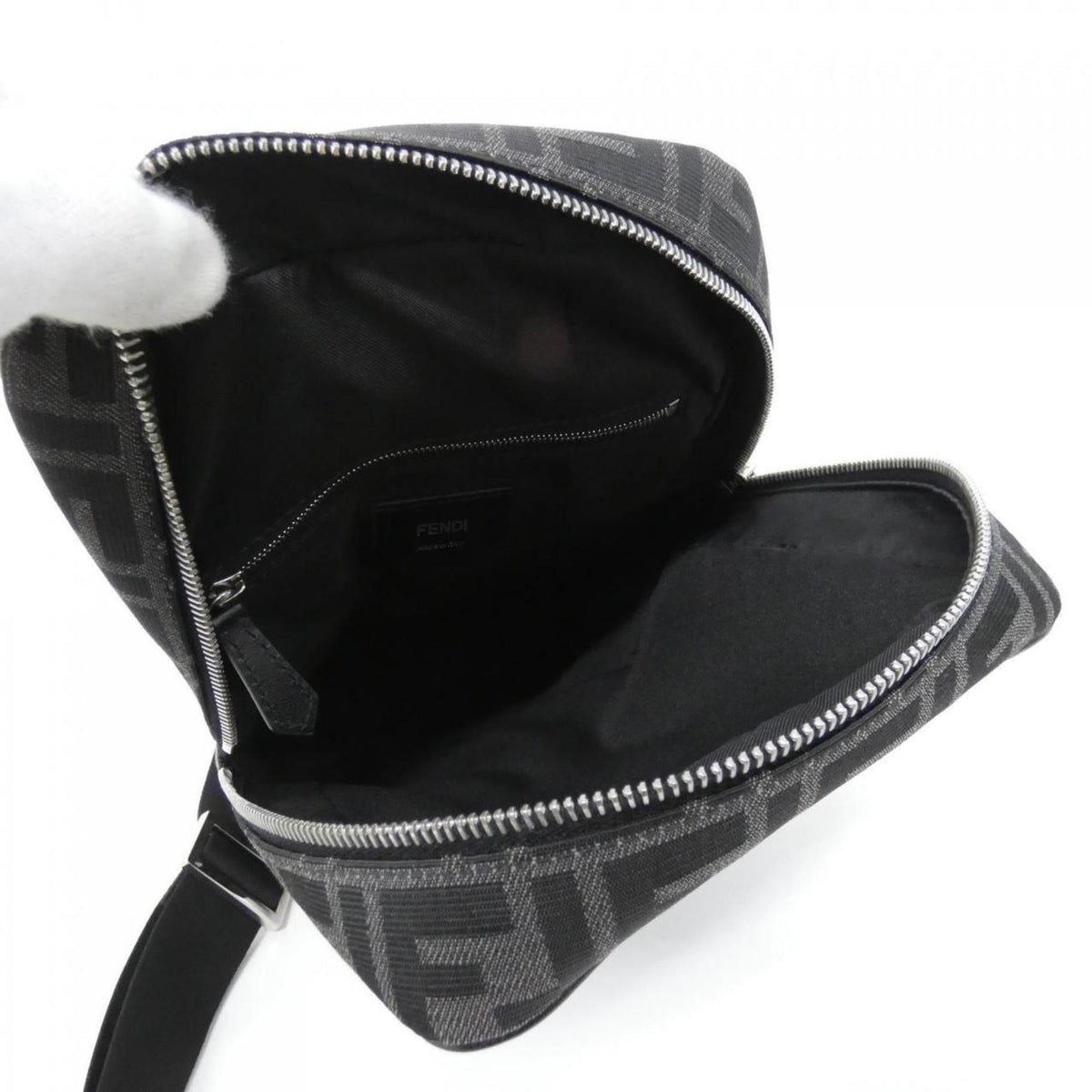 Fendi Silver Canvas Leather Shoulder Bag (Pre-Owned)