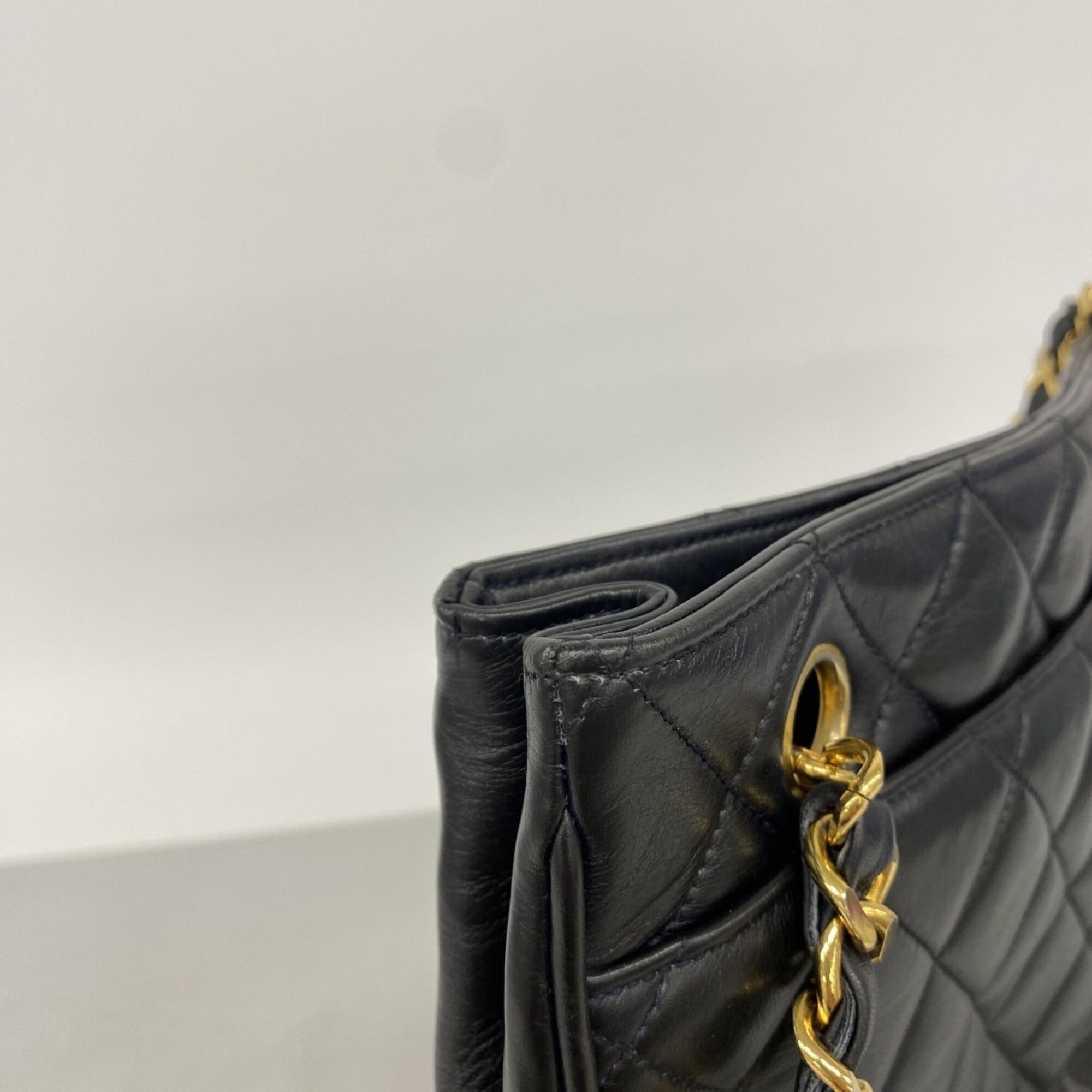 Chanel Black Leather Tote Bag (Pre-Owned)