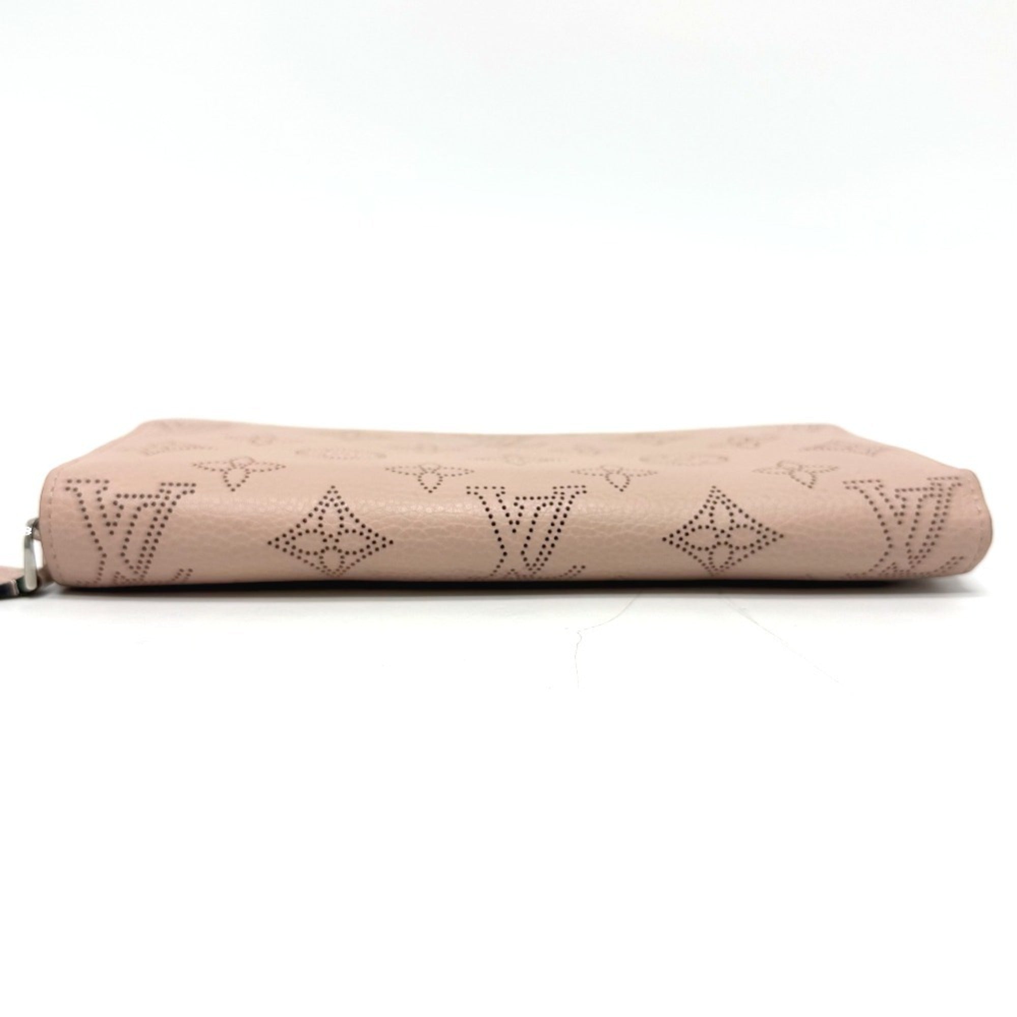 Louis Vuitton Mahina Magnolia Mahina Leather Long Wallet (Bi-Fold) (Pre-Owned)
