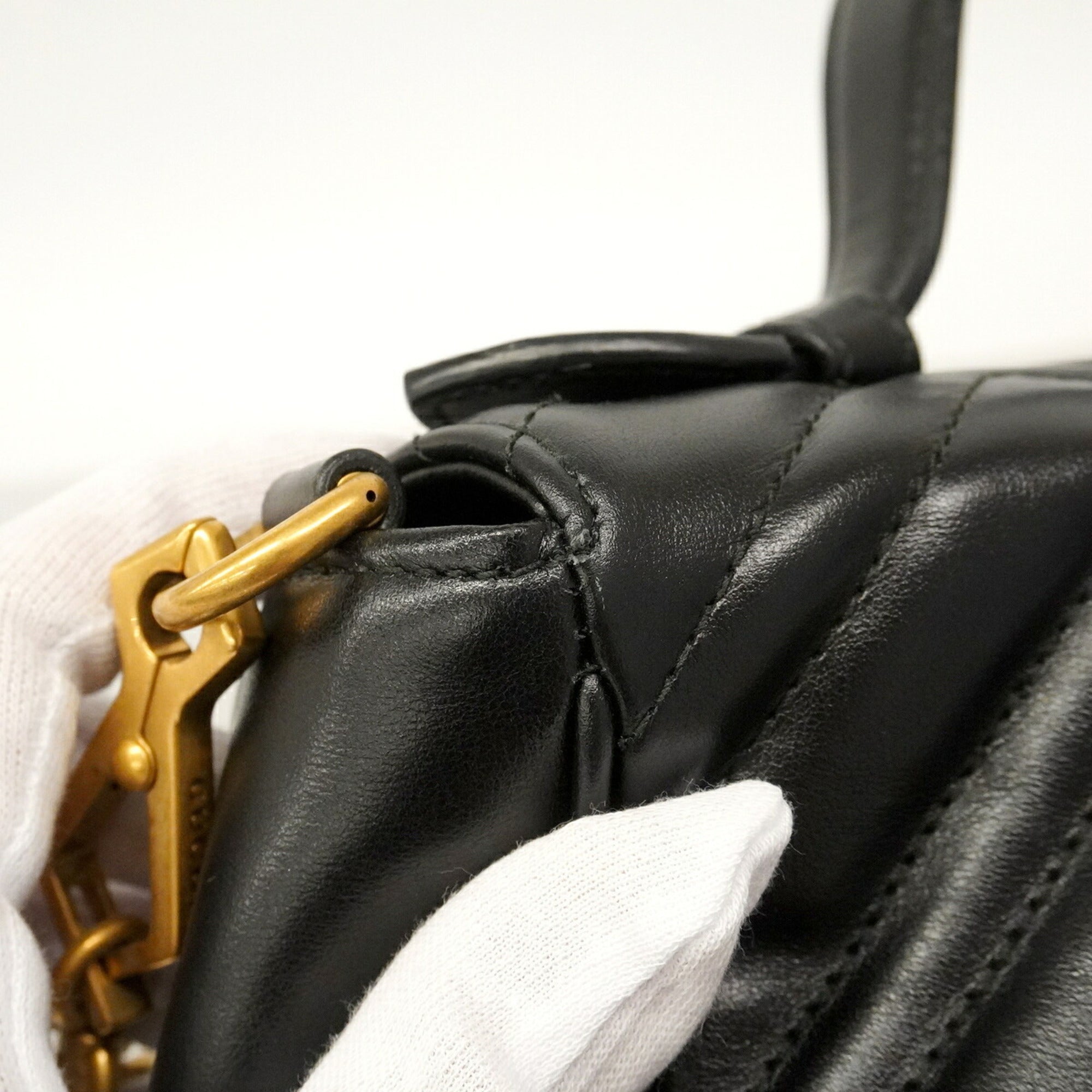 Gucci Black Leather Handbag (Pre-Owned)