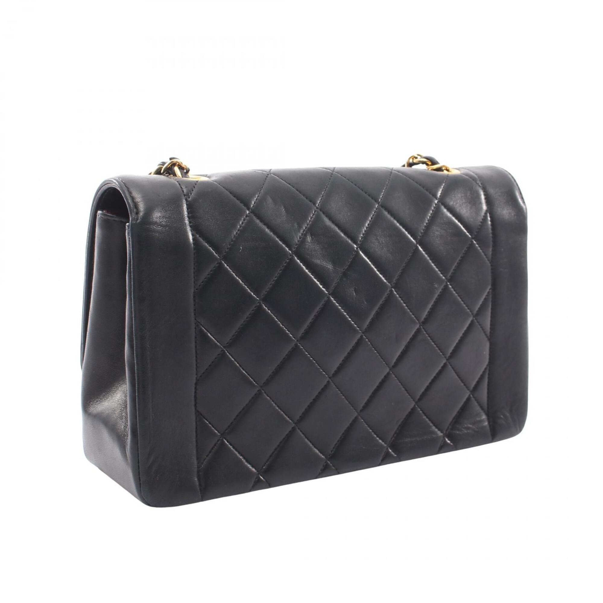 Chanel Black Leather Handbag Shoulder Bag (Pre-Owned)