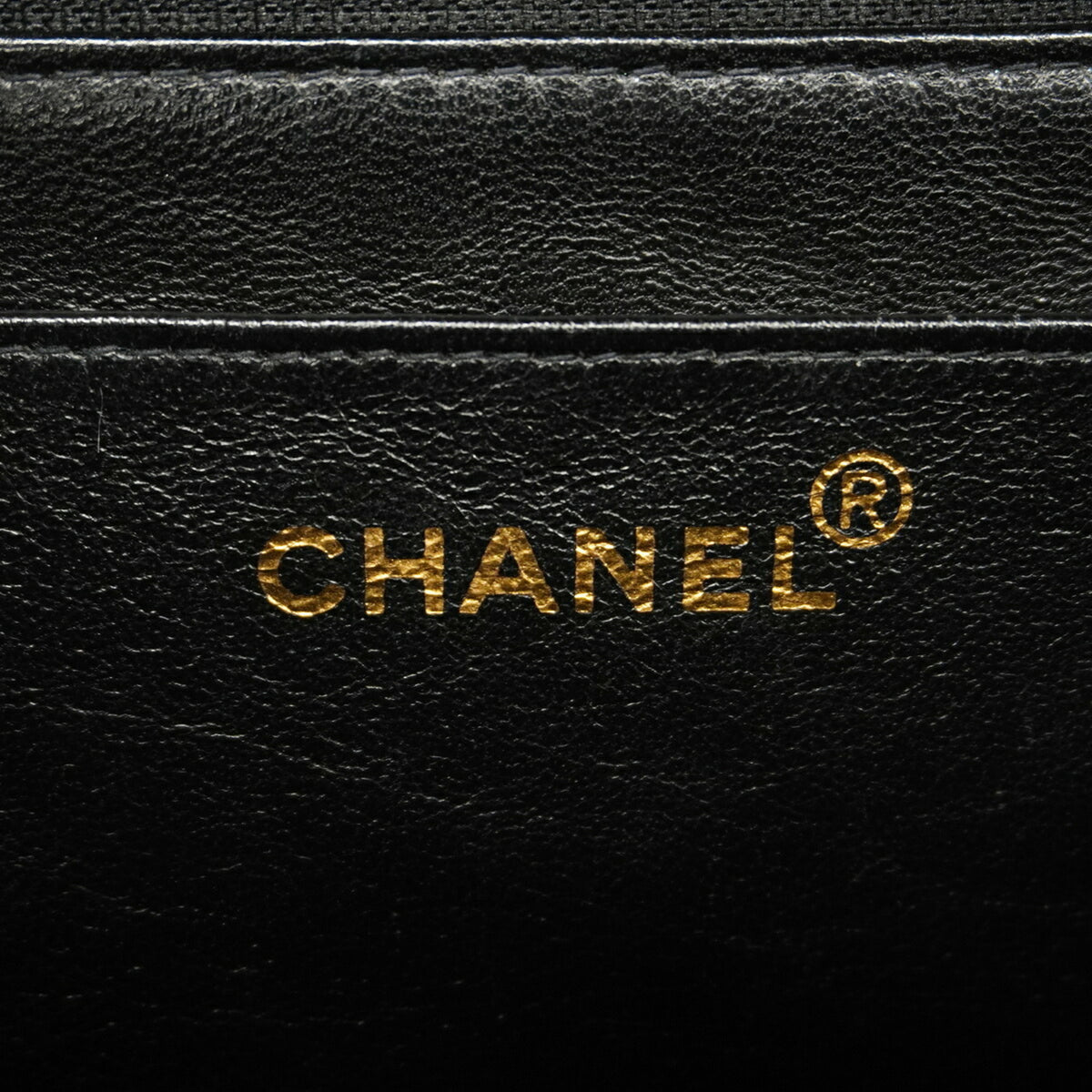 Chanel Black Leather Shoulder Bag (Pre-Owned)
