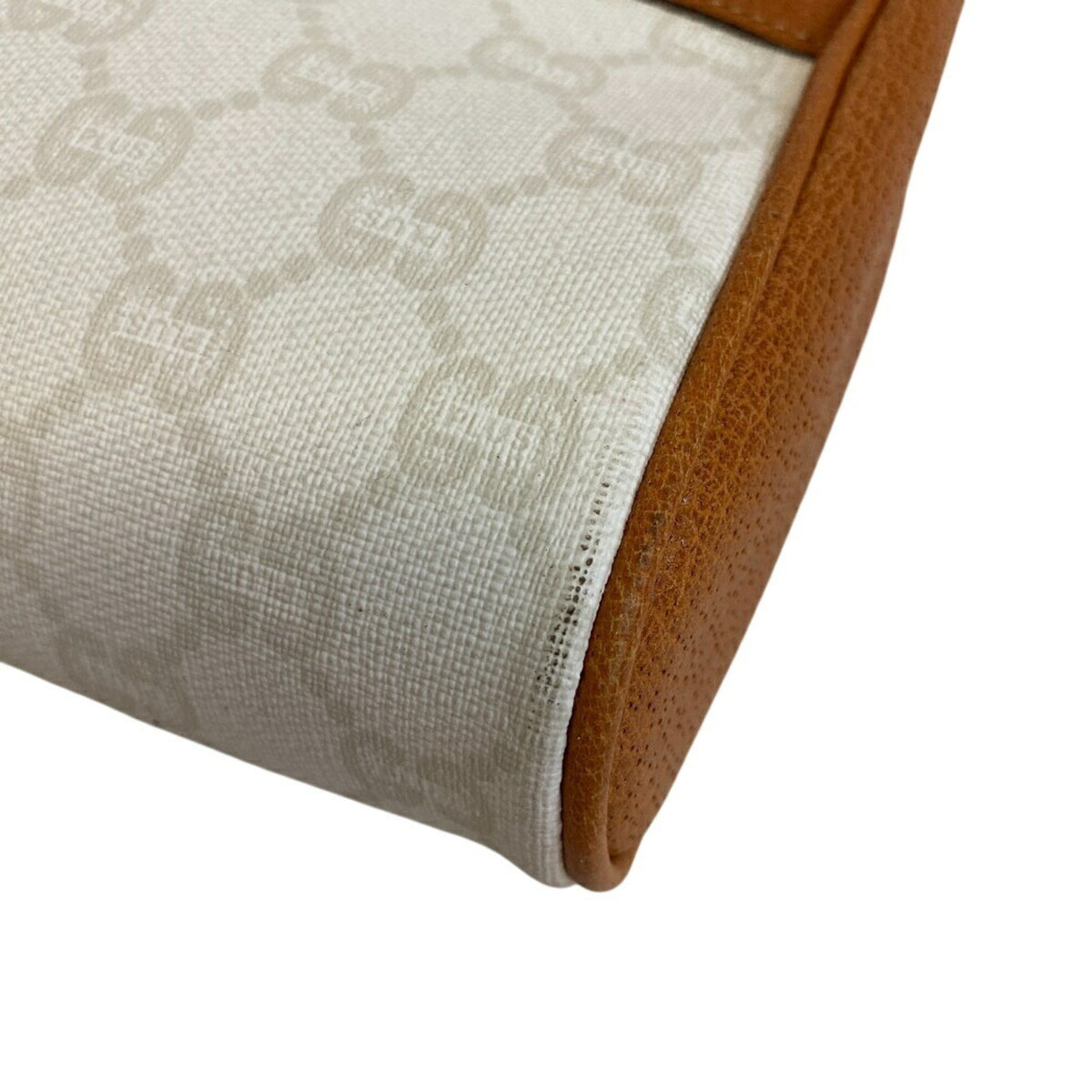 Gucci Gg Plus White Pvc Clutch Bag (Pre-Owned)