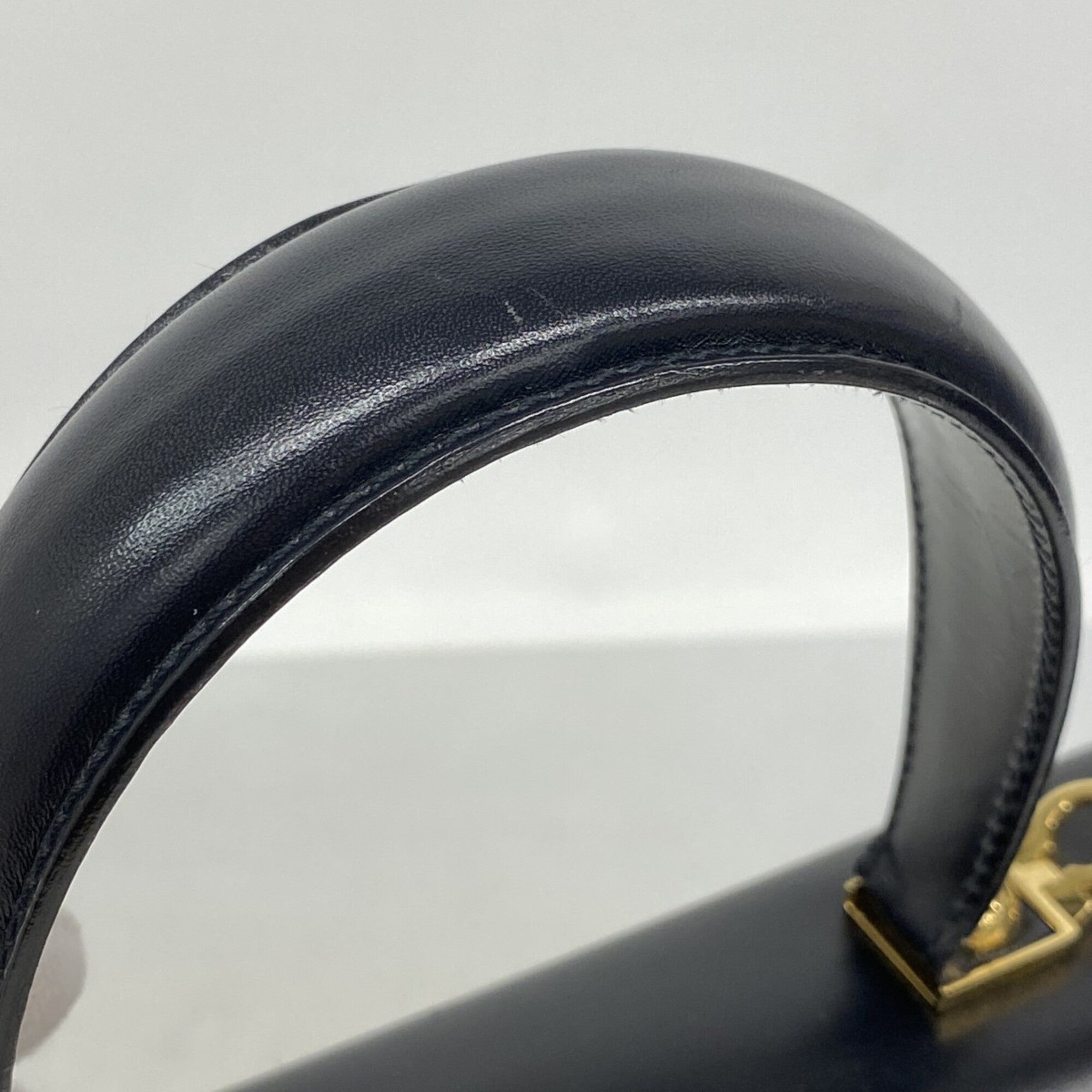 Salvatore Ferragamo Navy Leather Handbag (Pre-Owned)