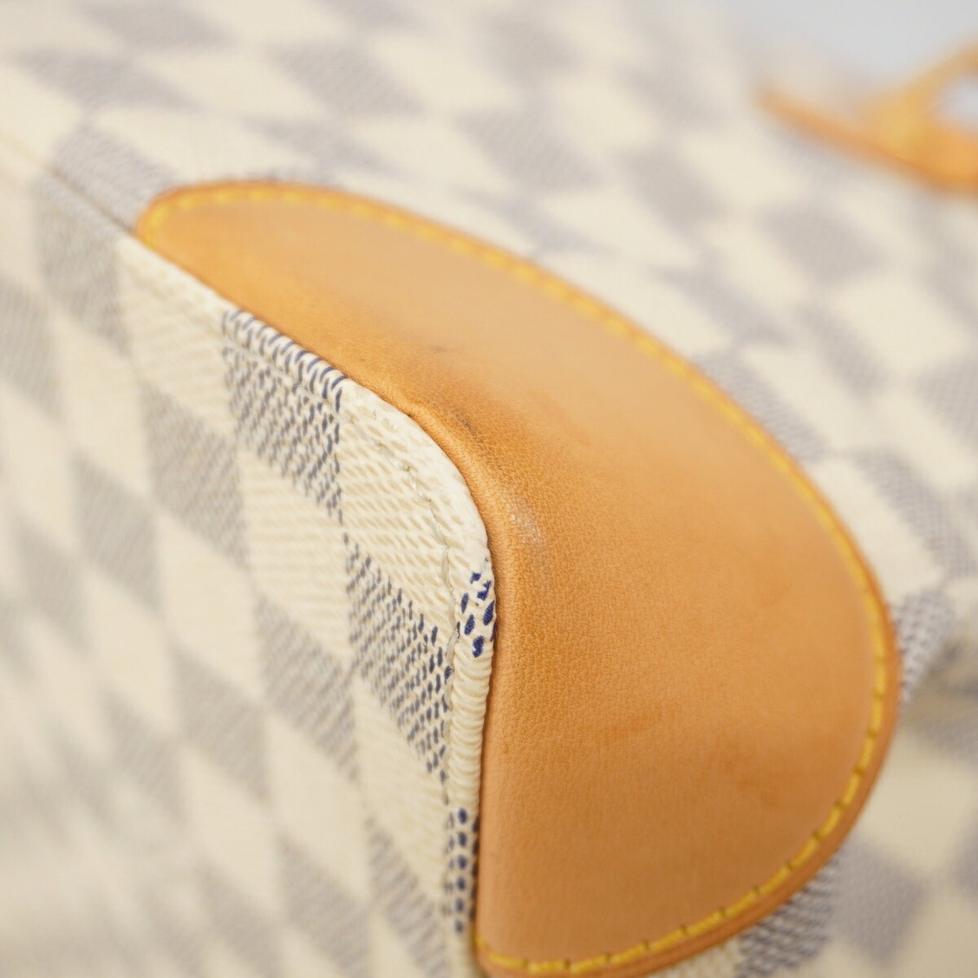 Louis Vuitton White Tote Bag (Pre-Owned)