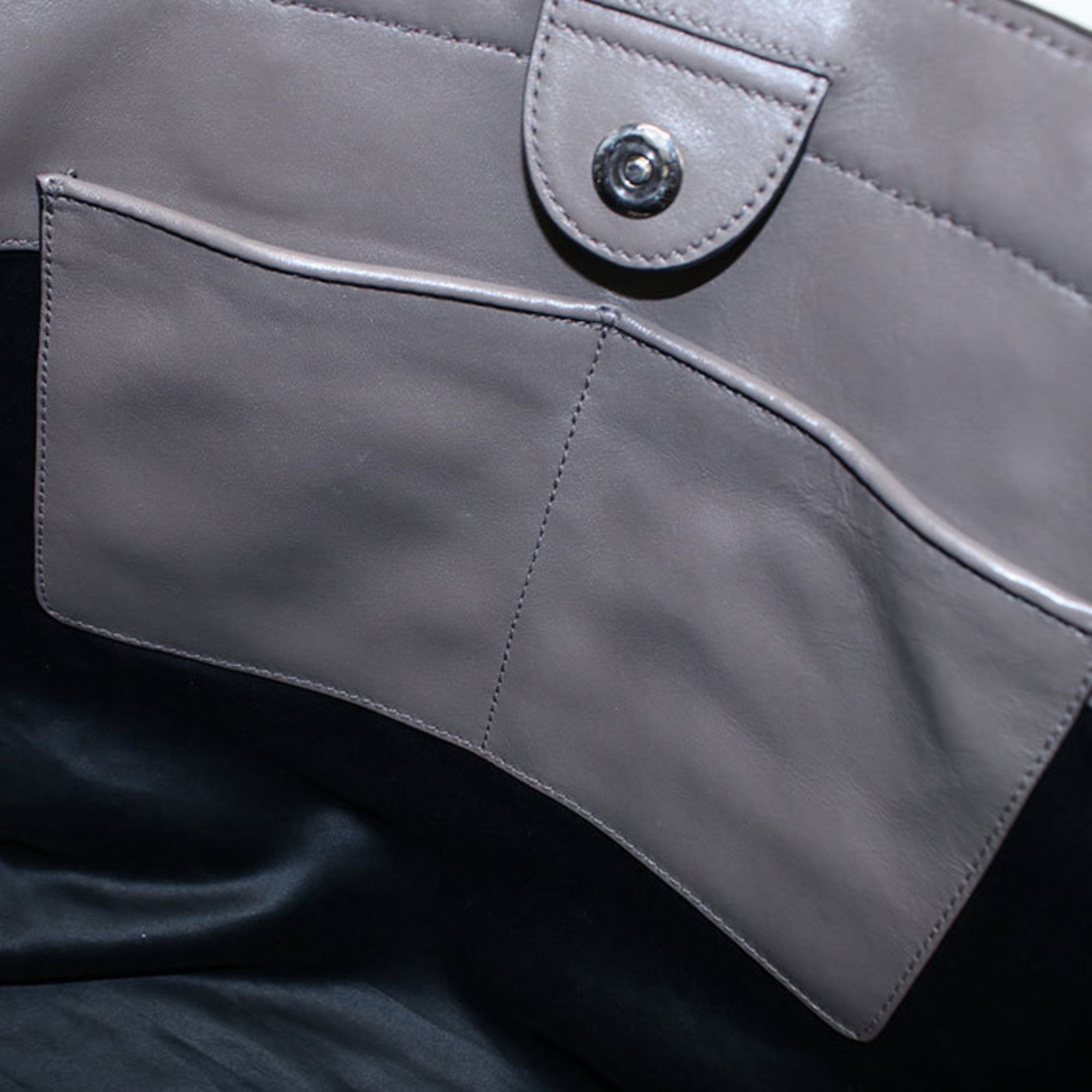 Miu Miu Gray Leather Tote Bag (Pre-Owned)