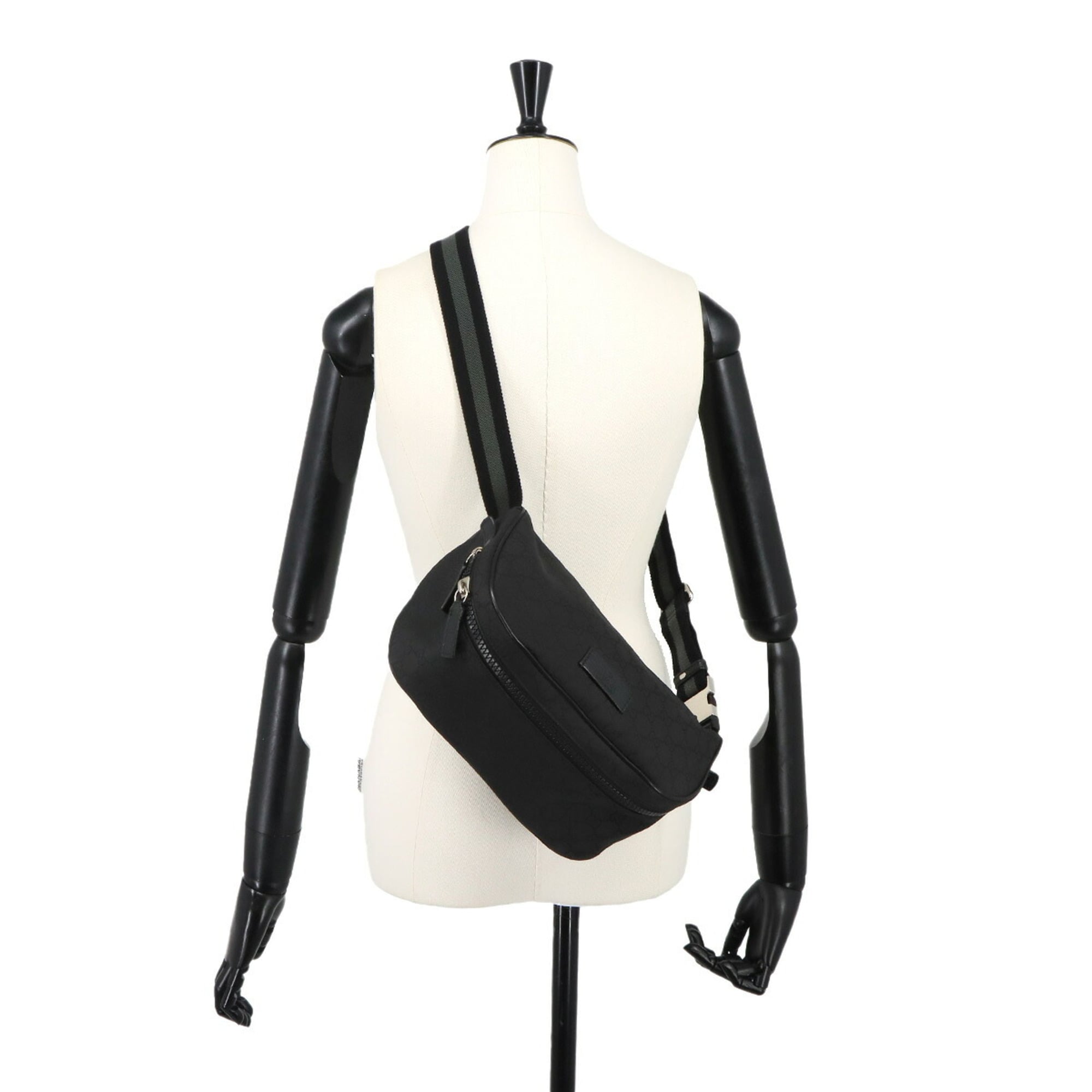 Gucci Black Nylon Leather Crossbody Bag Sling Bag (Pre-Owned)