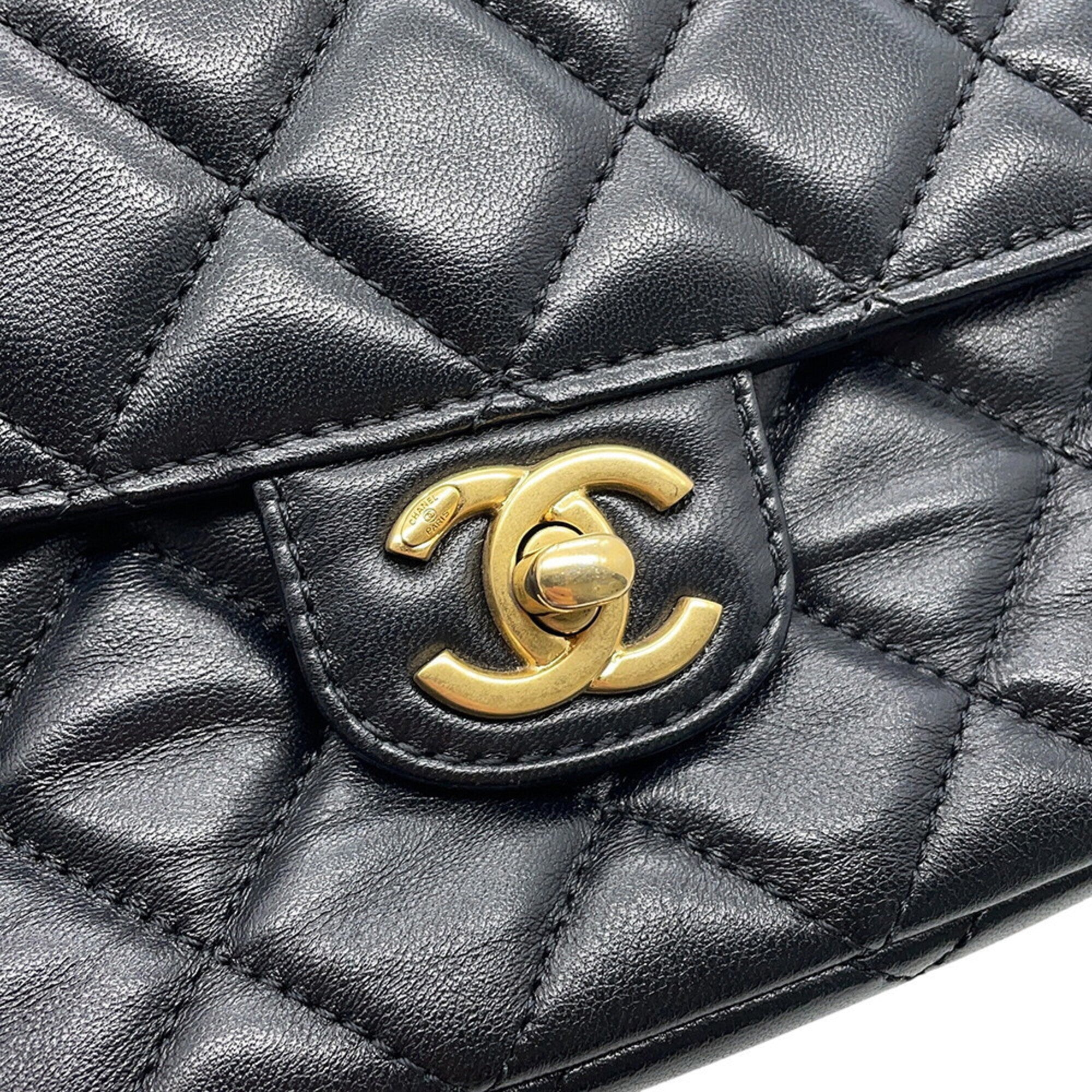 Chanel Black Leather Shoulder Bag (Pre-Owned)