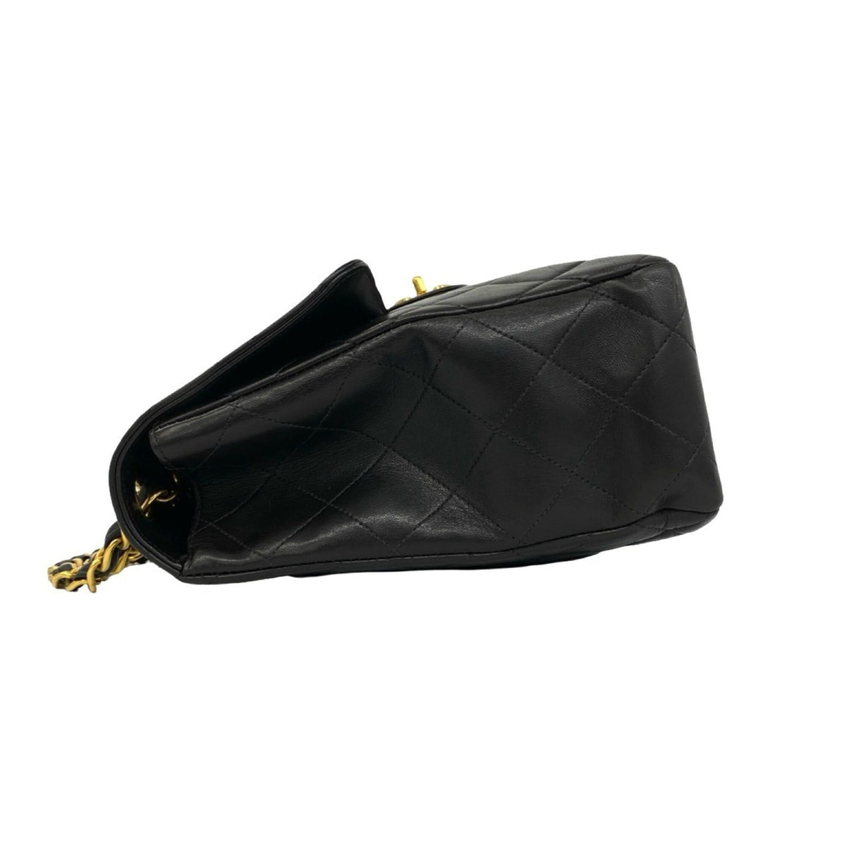 Chanel Black Leather Shoulder Bag (Pre-Owned)