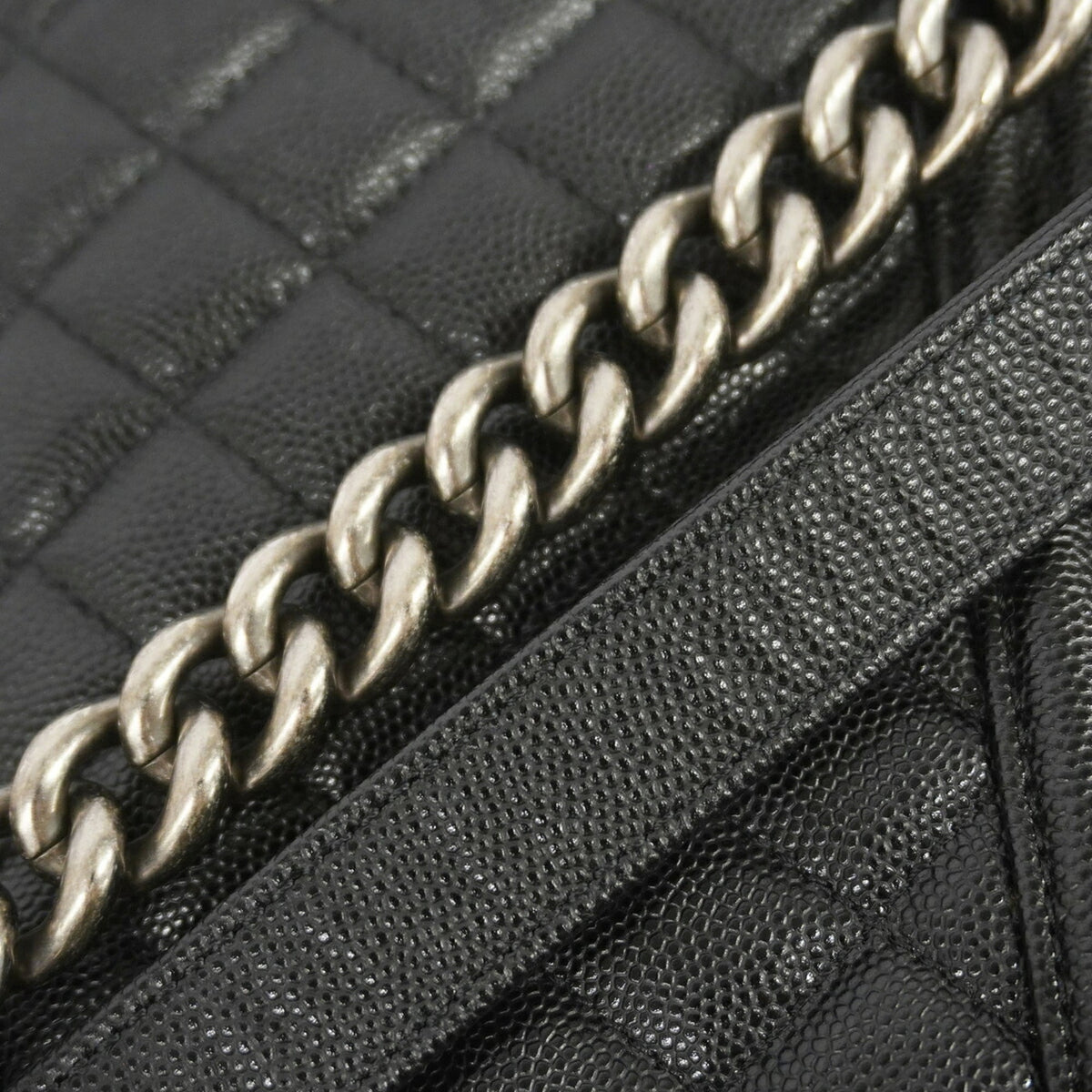 Chanel Black Grained Calfskin Shoulder Bag (Pre-Owned)