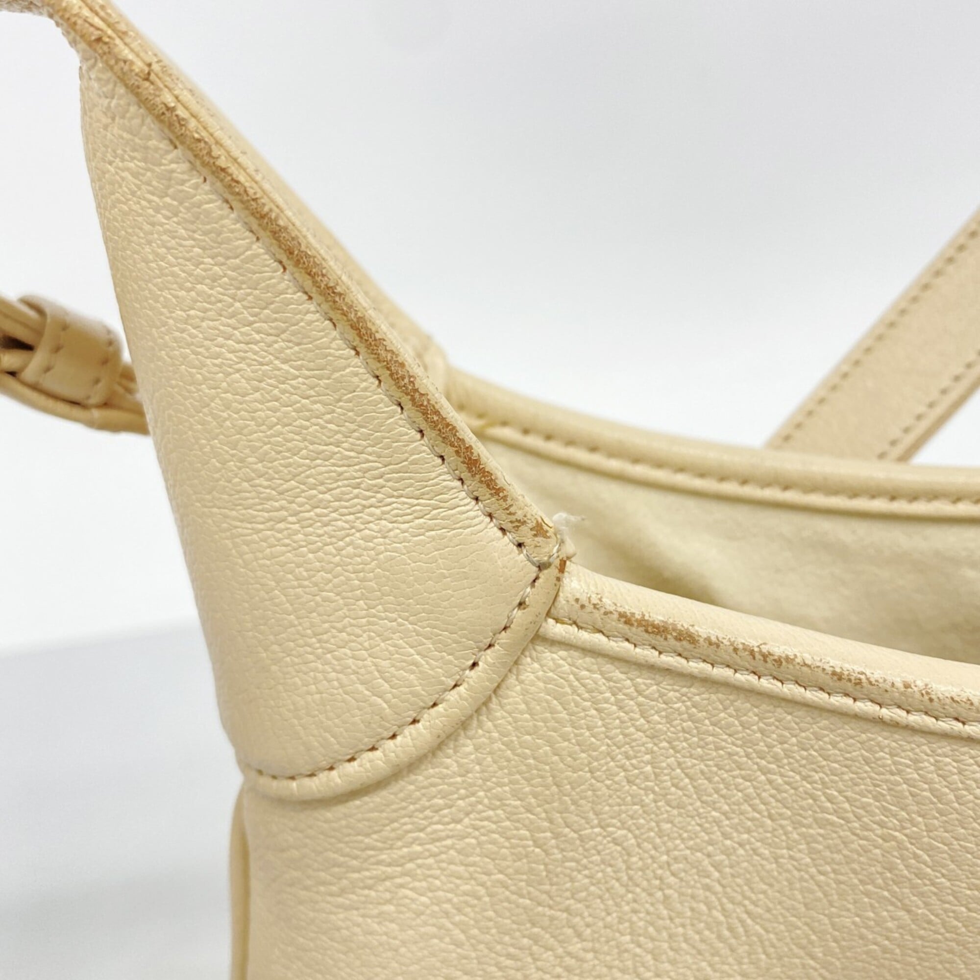 Gucci Beige Leather Shoulder Bag (Pre-Owned)