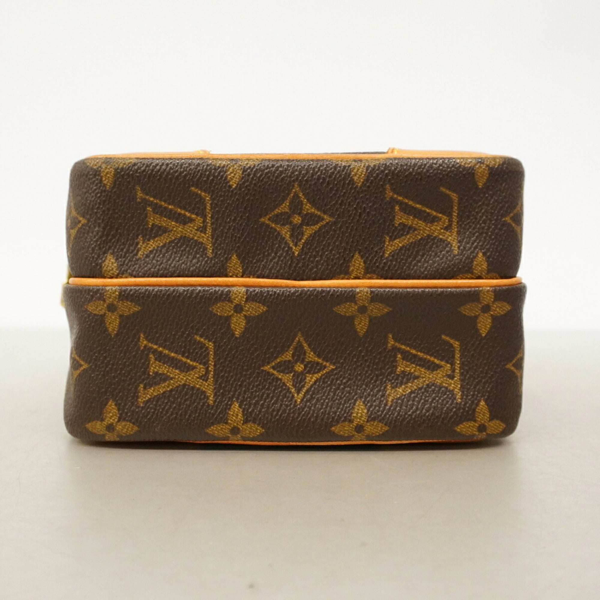Louis Vuitton Brown Shoulder Bag (Pre-Owned)