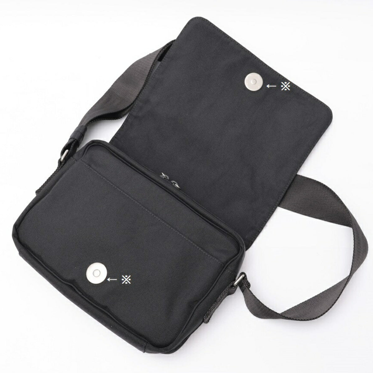 Balenciaga Black Nylon Shoulder Bag (Pre-Owned)