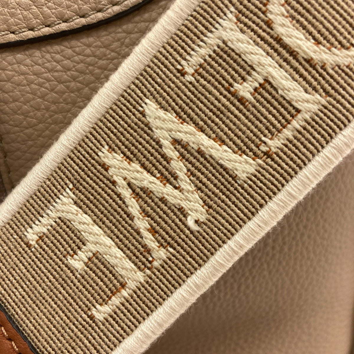 Loewe Brown Leather Handbag (Pre-Owned)