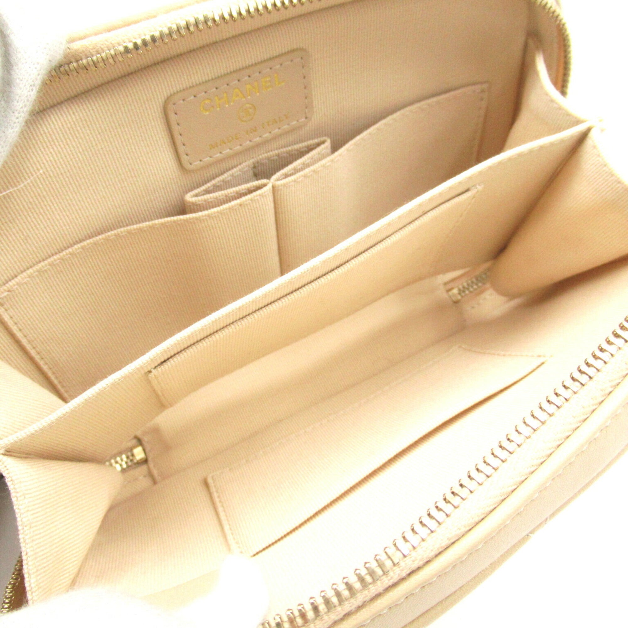 Chanel Beige Leather Shoulder Bag (Pre-Owned)