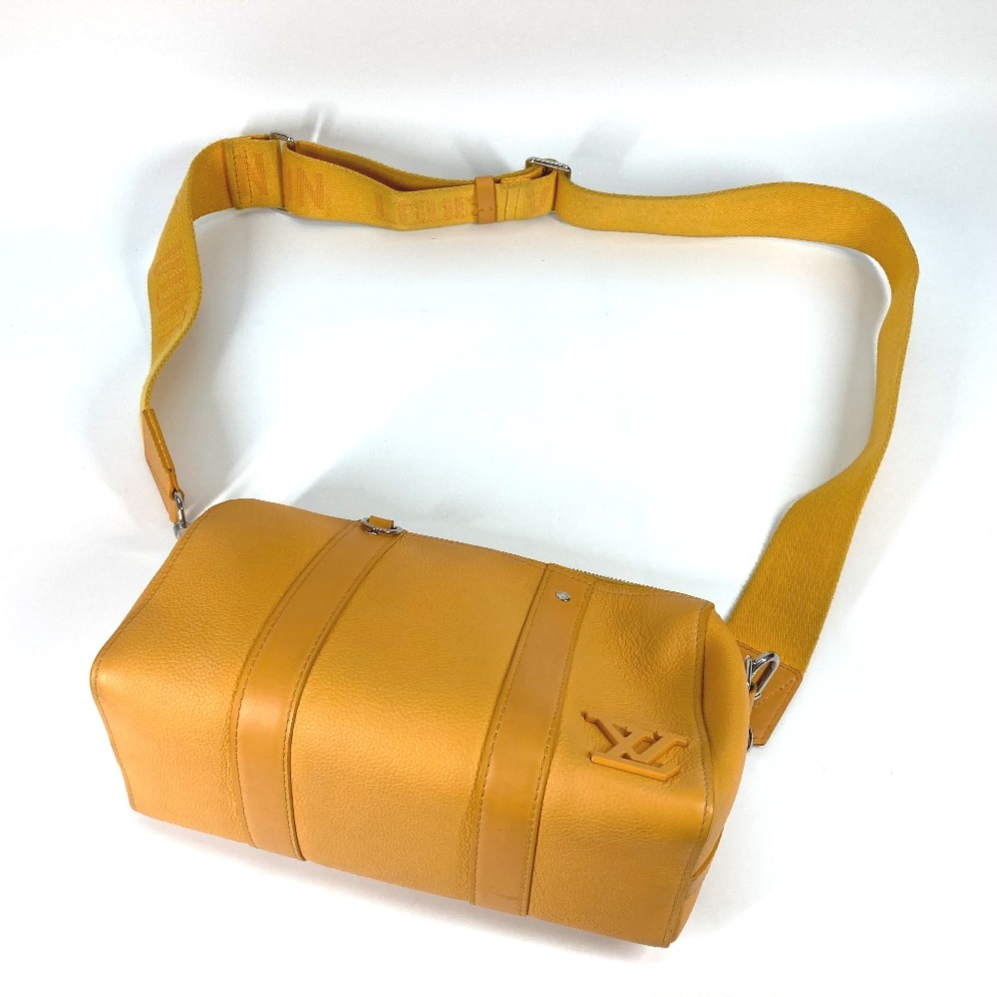 Louis Vuitton Yellow Leather Shoulder Bag (Pre-Owned)