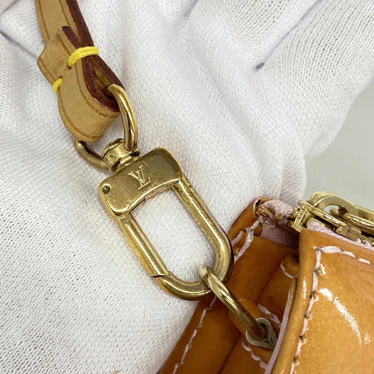 Louis Vuitton Rose Pouch (Pre-Owned)