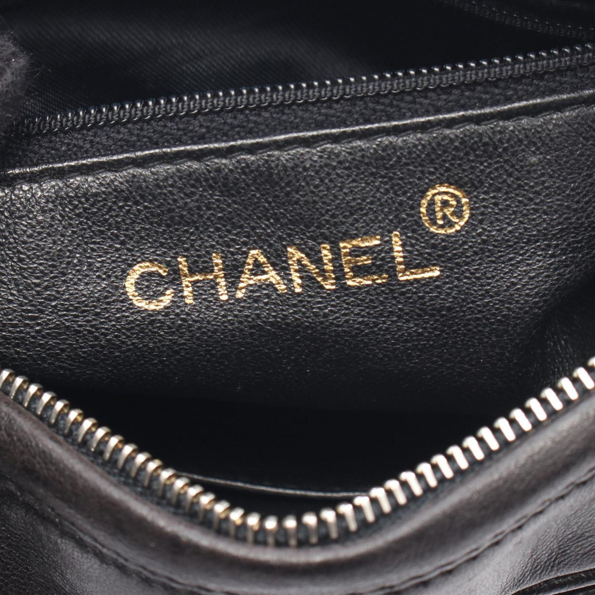Chanel Black Leather Shoulder Bag (Pre-Owned)