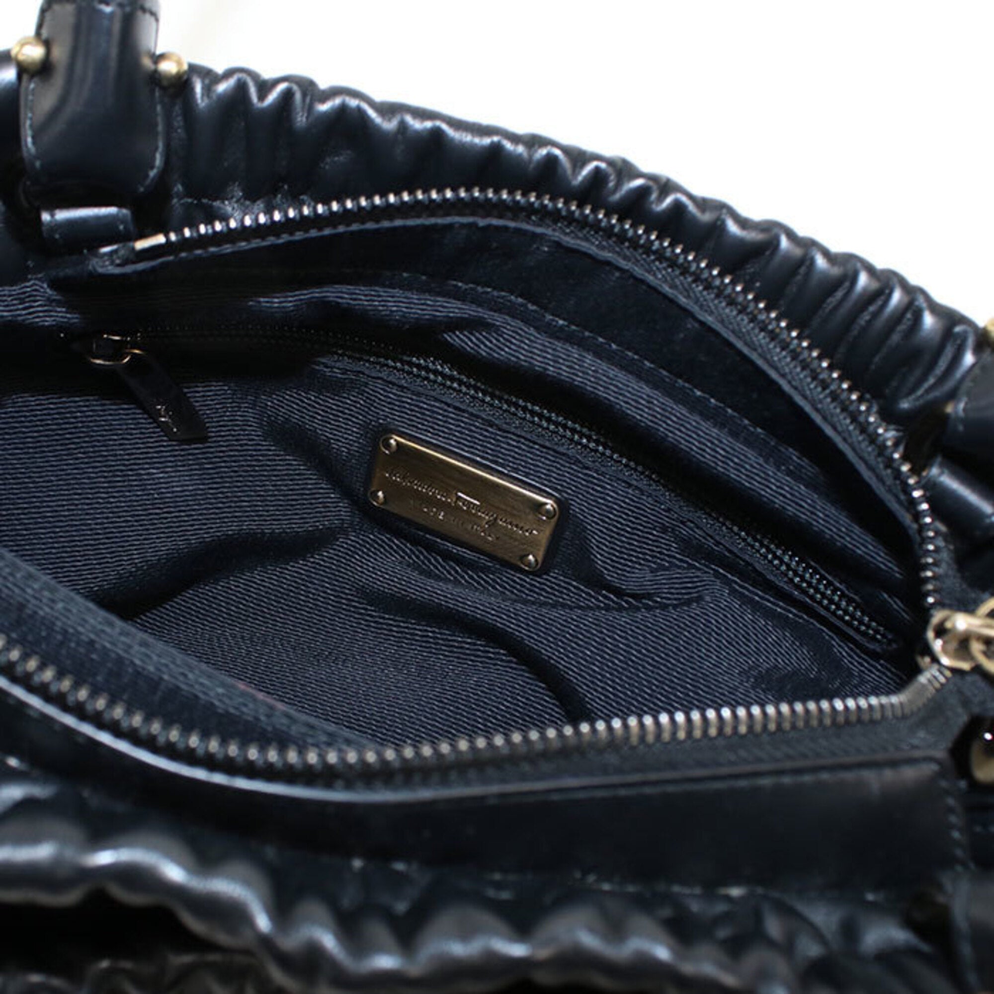 Salvatore Ferragamo Black Leather Handbag (Pre-Owned)