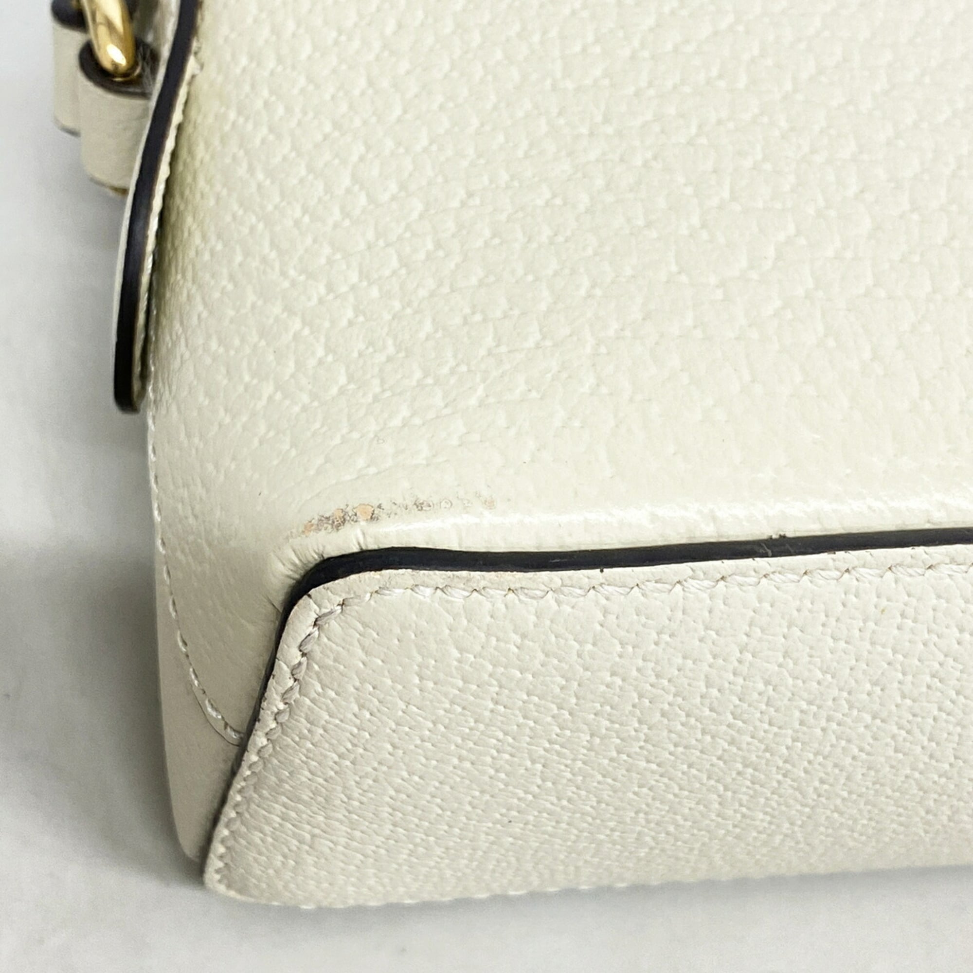 Gucci Ivory Leather Shoulder Bag (Pre-Owned)