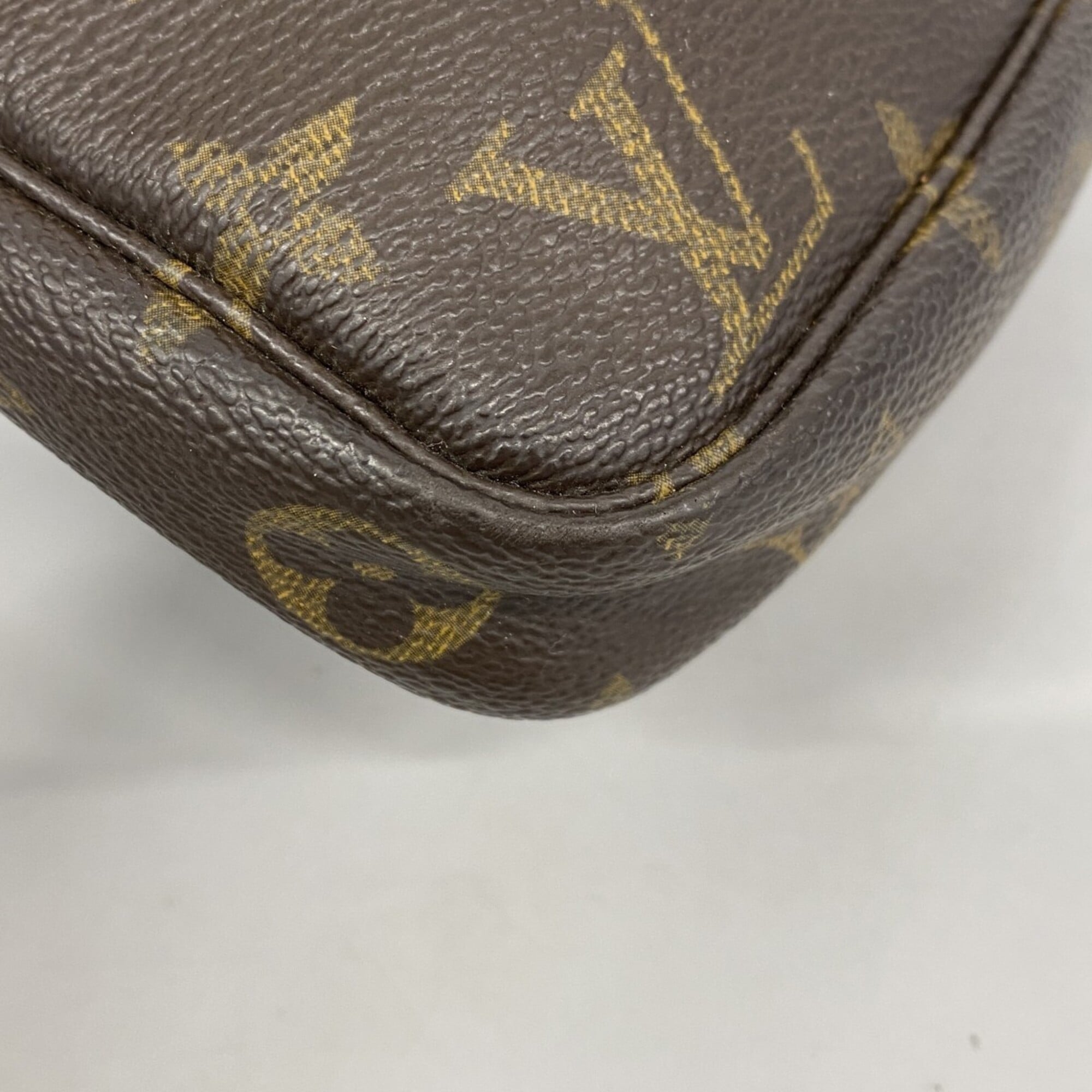 Louis Vuitton Brown Pouch (Pre-Owned)