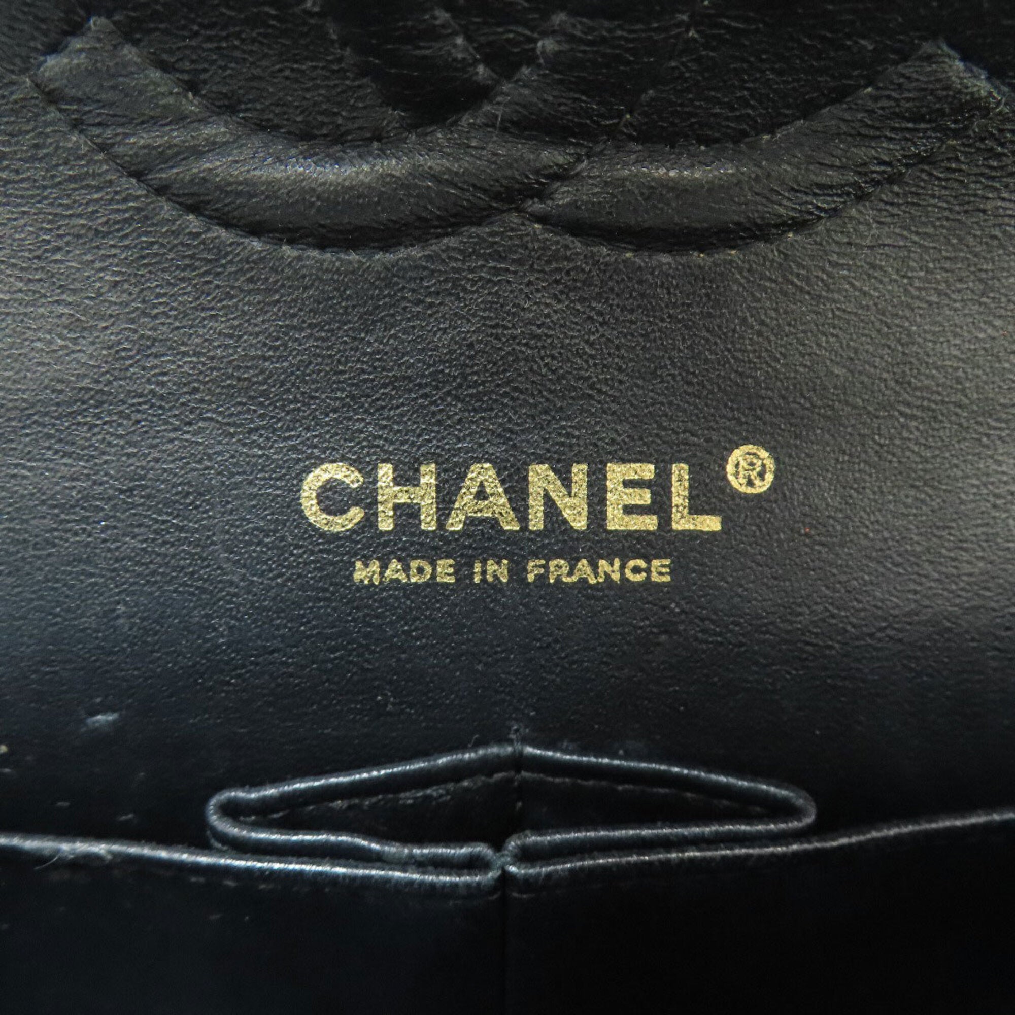 Chanel Black Leather Shoulder Bag (Pre-Owned)