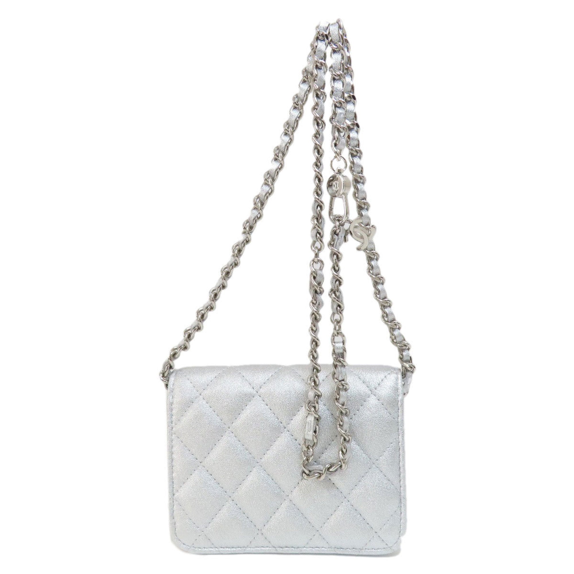 Chanel Silver Leather Shoulder Bag (Pre-Owned)