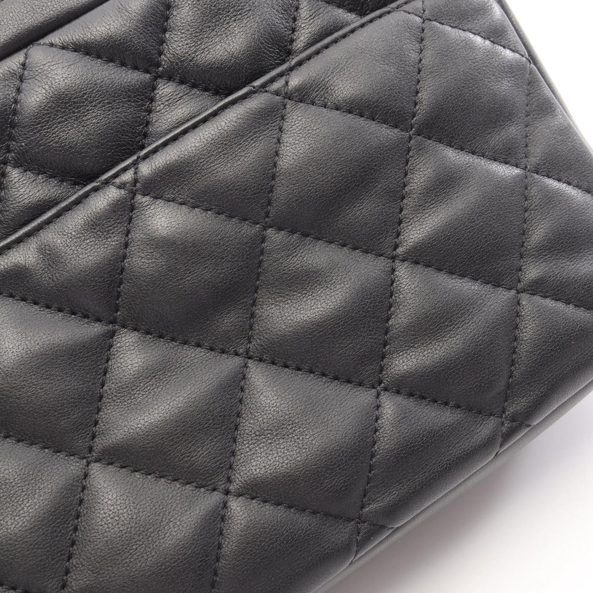 Chanel Black Leather Handbag Shoulder Bag (Pre-Owned)