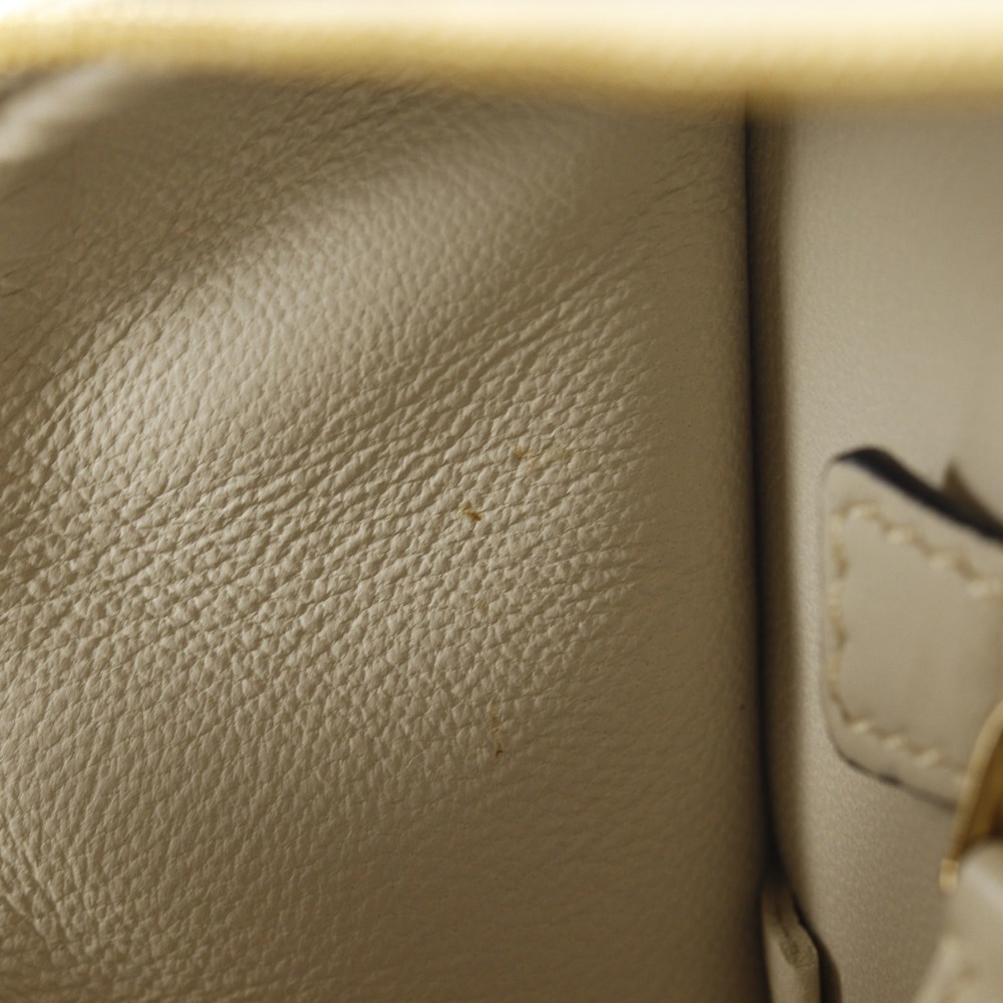Loewe Amazona Beige Handbag (Pre-Owned)