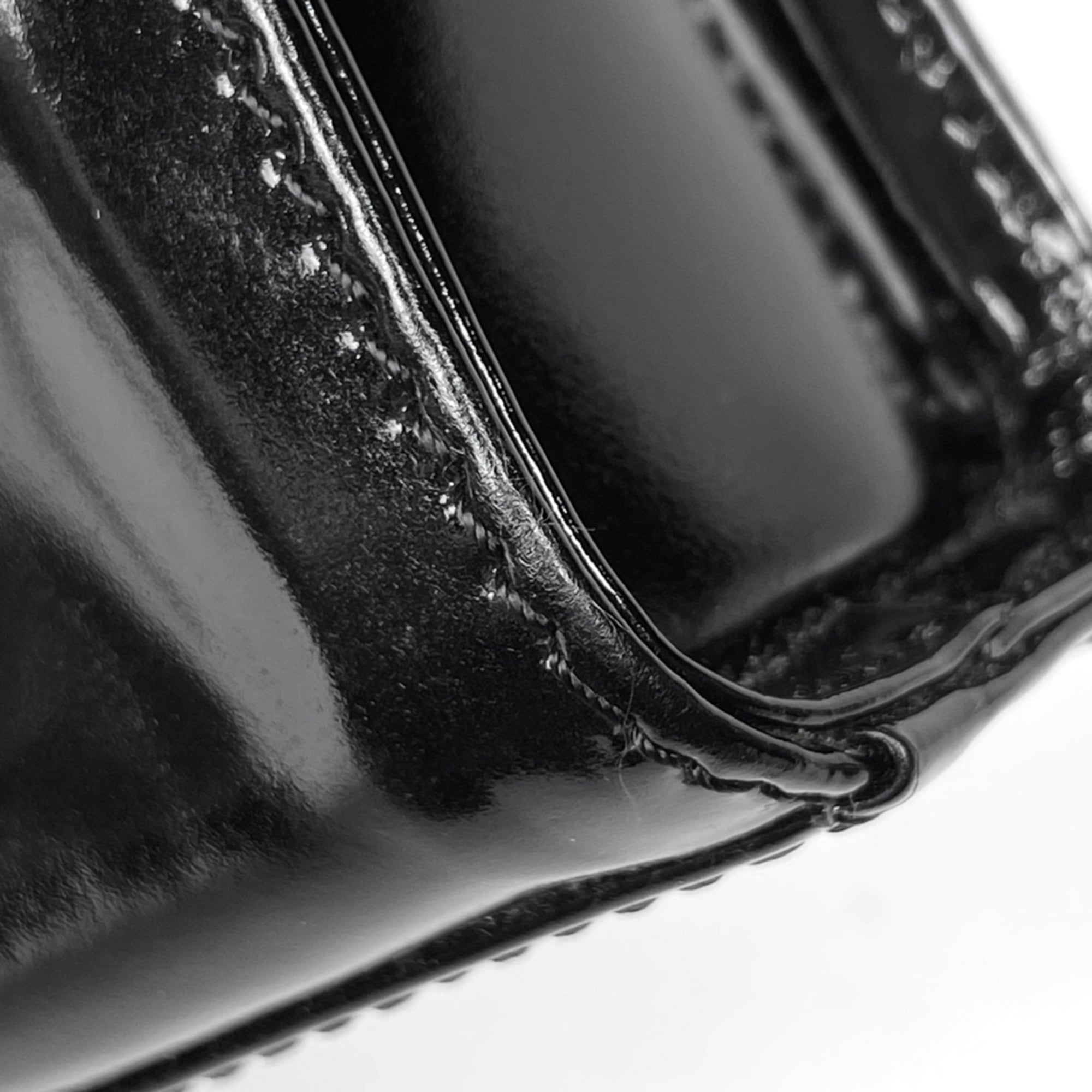 Loewe Black Patent Leather Leather Handbag (Pre-Owned)