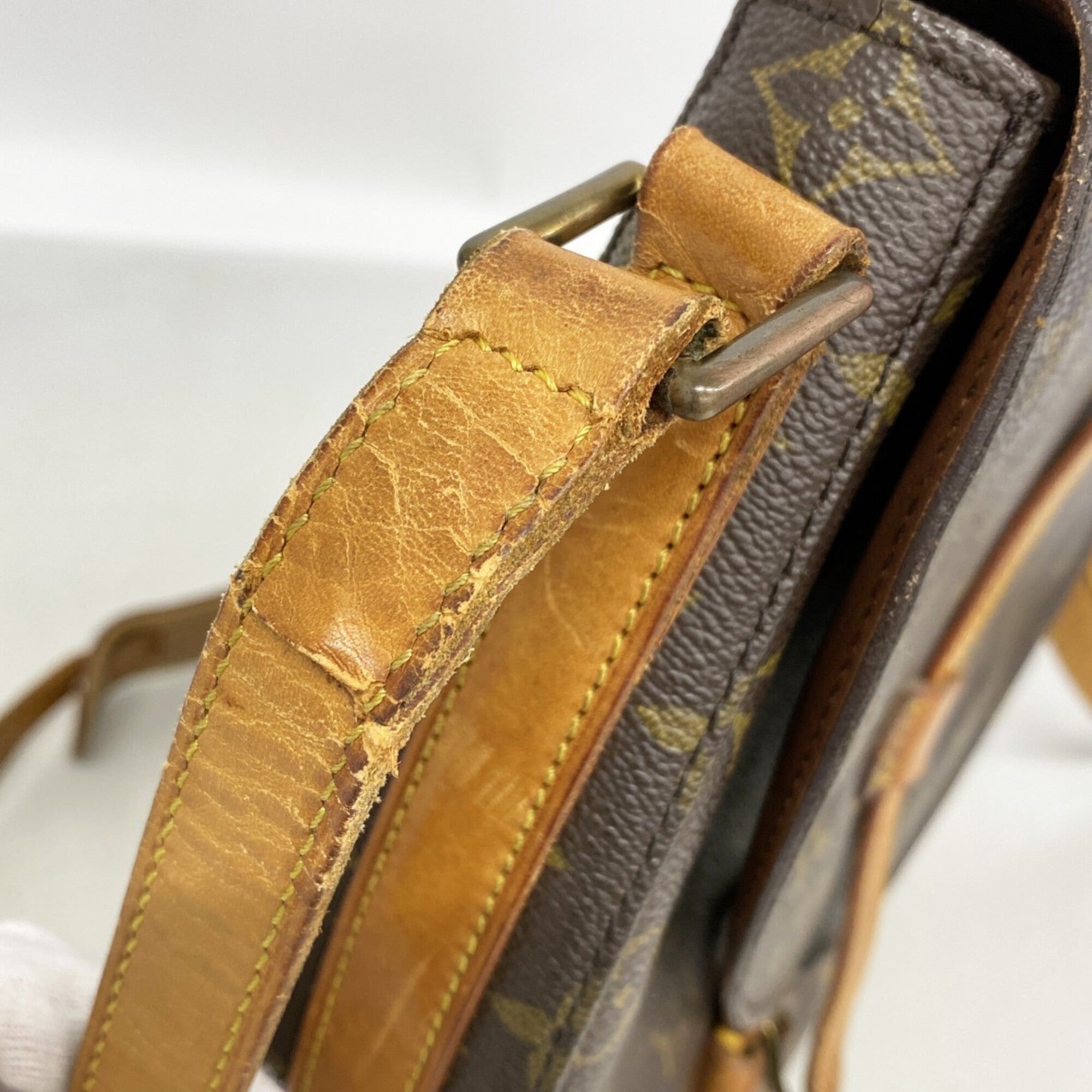 Louis Vuitton Brown Shoulder Bag (Pre-Owned)